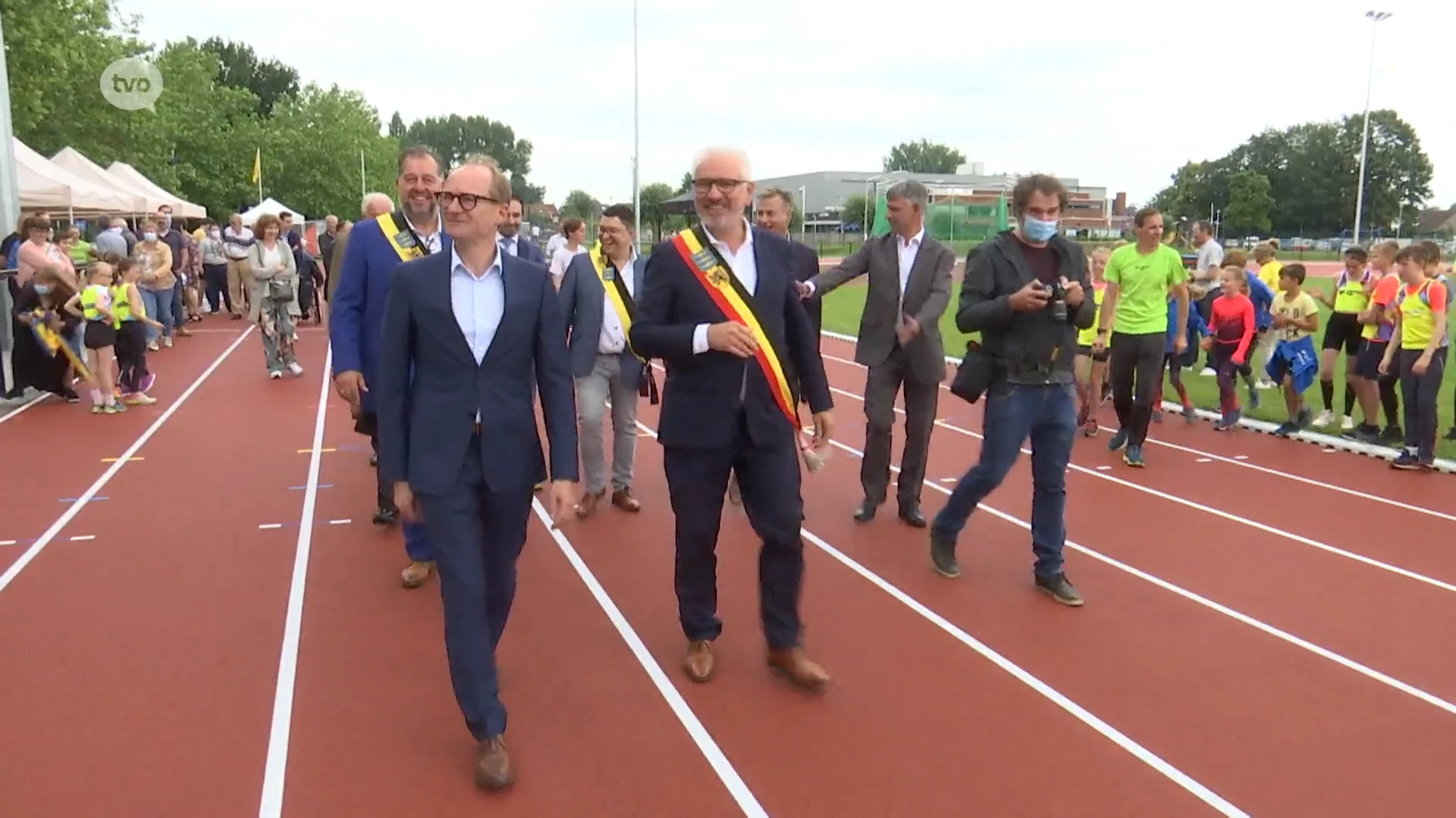 Ben Weyts opent atletiekpiste in Stekene