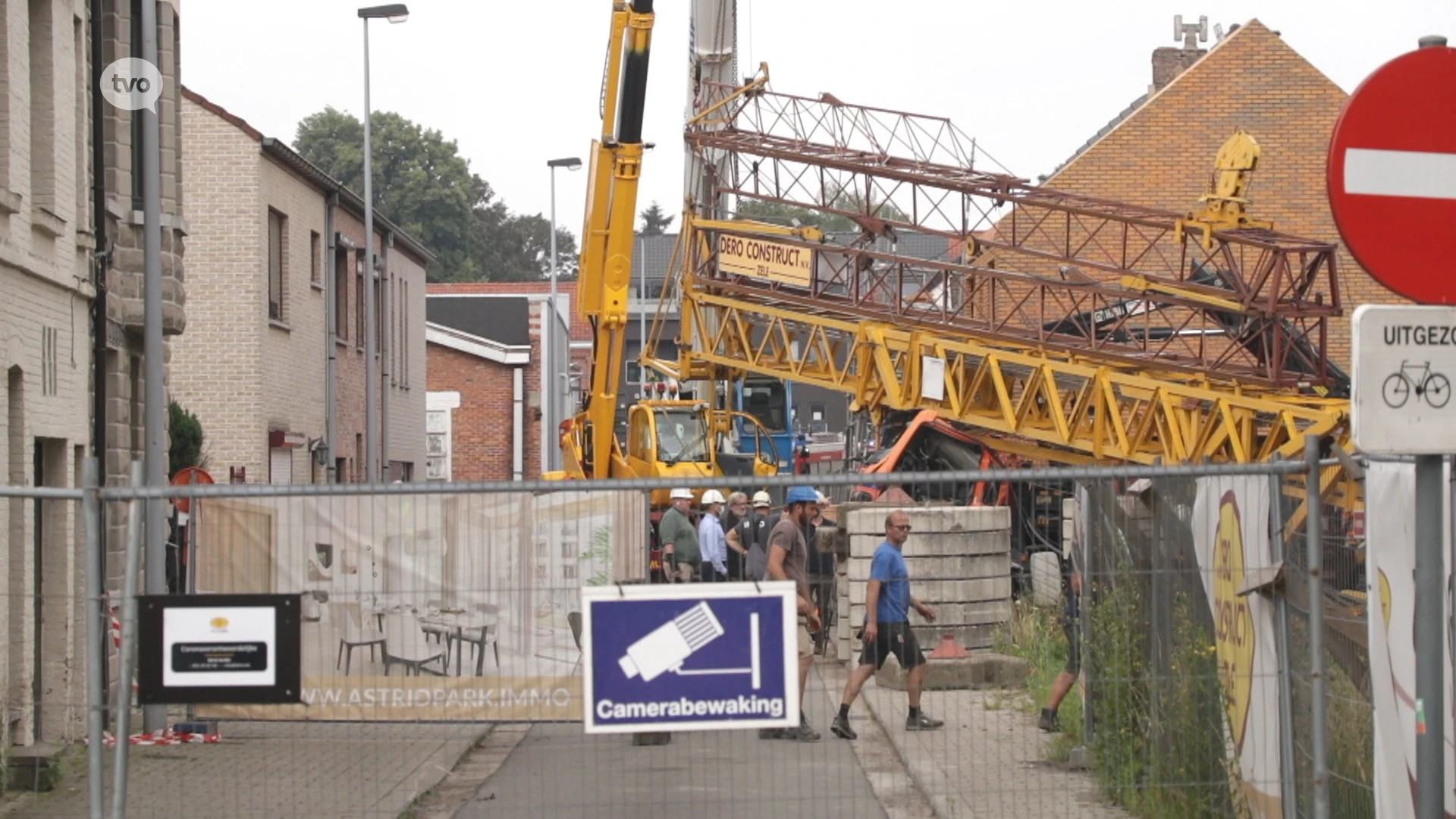 Kraan valt op vrachtwagen in Zele: Bouwvakker in levensgevaar