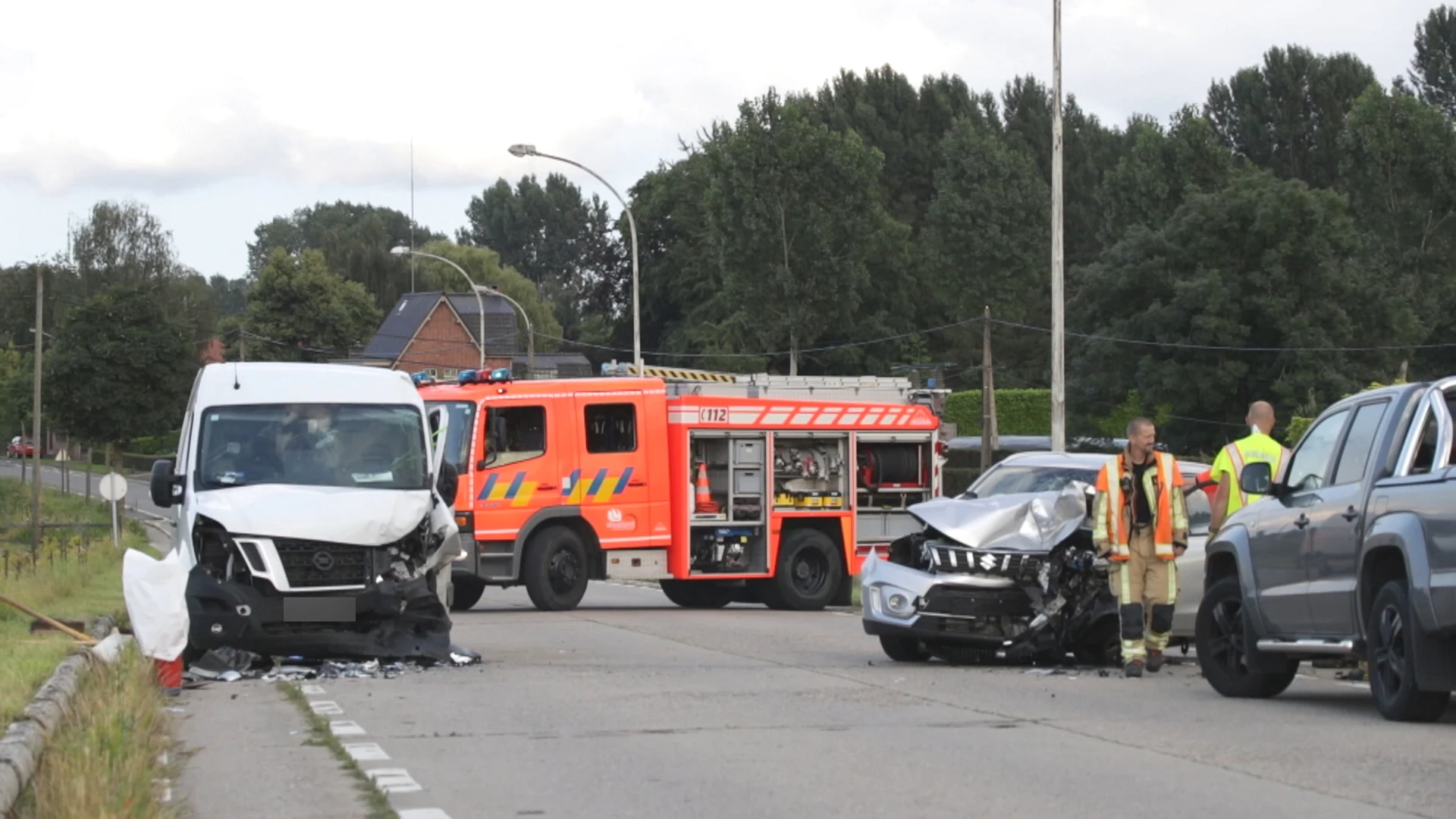 Vrouw in levensgevaar na frontale botsing in Kruibeke