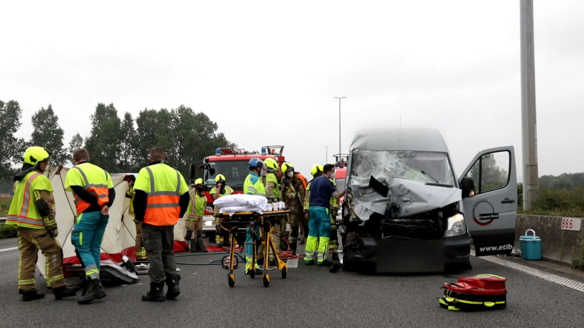 Fileleed tot in Waasmunster door botsing op E17 in Temse