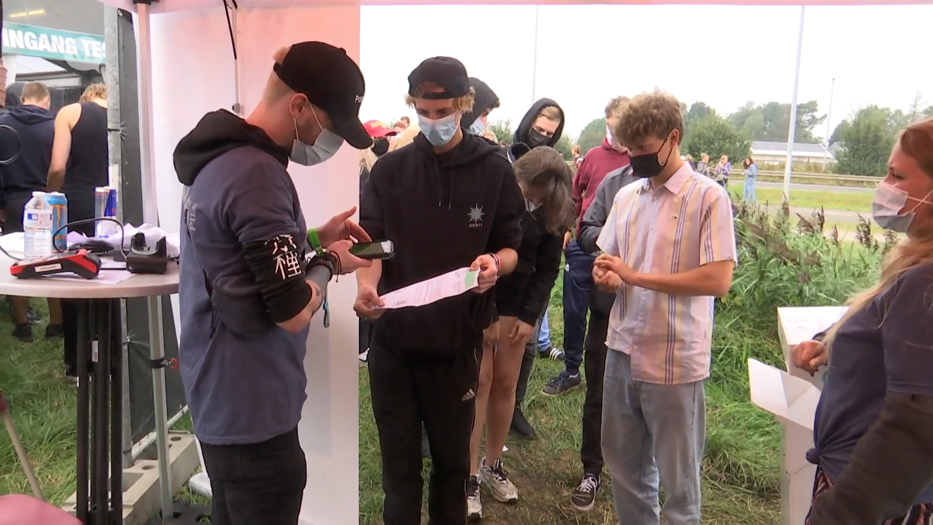 Festivalgangers: "Systeem met coronapas werkt, zo kan het dus ook!"