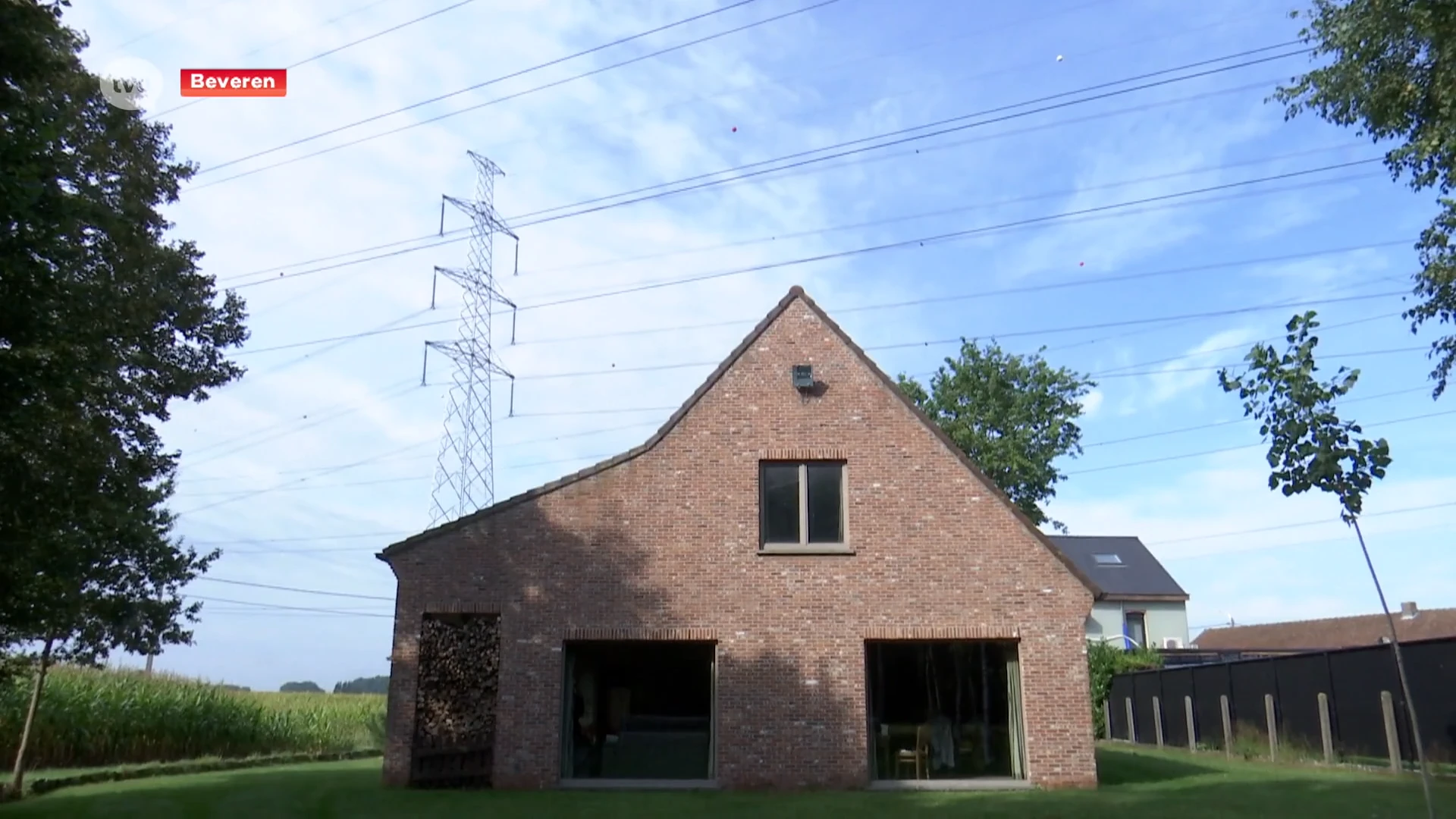 Koen uit Beveren woont onder hoogspanningslijn die binnenkort stevig verzwaard wordt en maakt zich grote zorgen