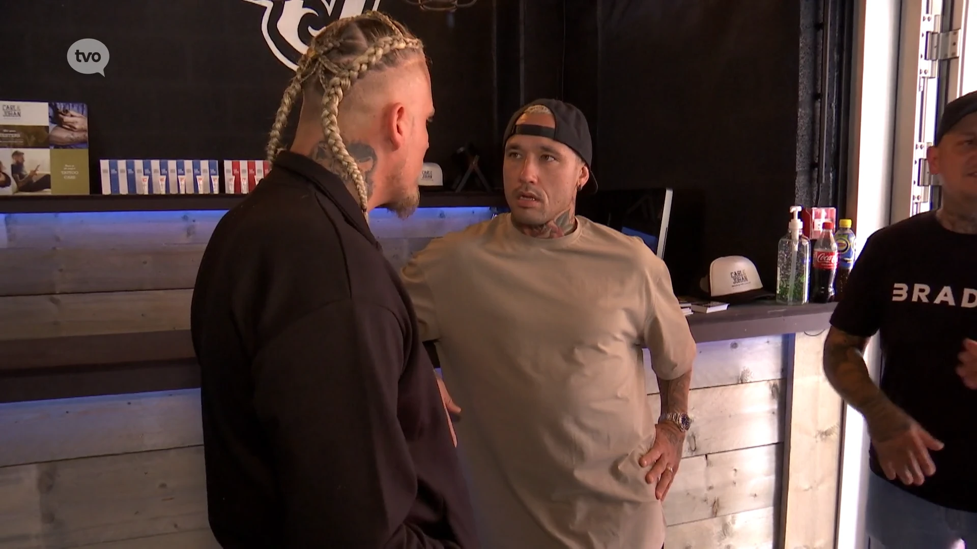 Radja Nainggolan bij opening tattooshop Sint-Niklaas: "Vandaag nog geen tattoo, morgen sjotten"