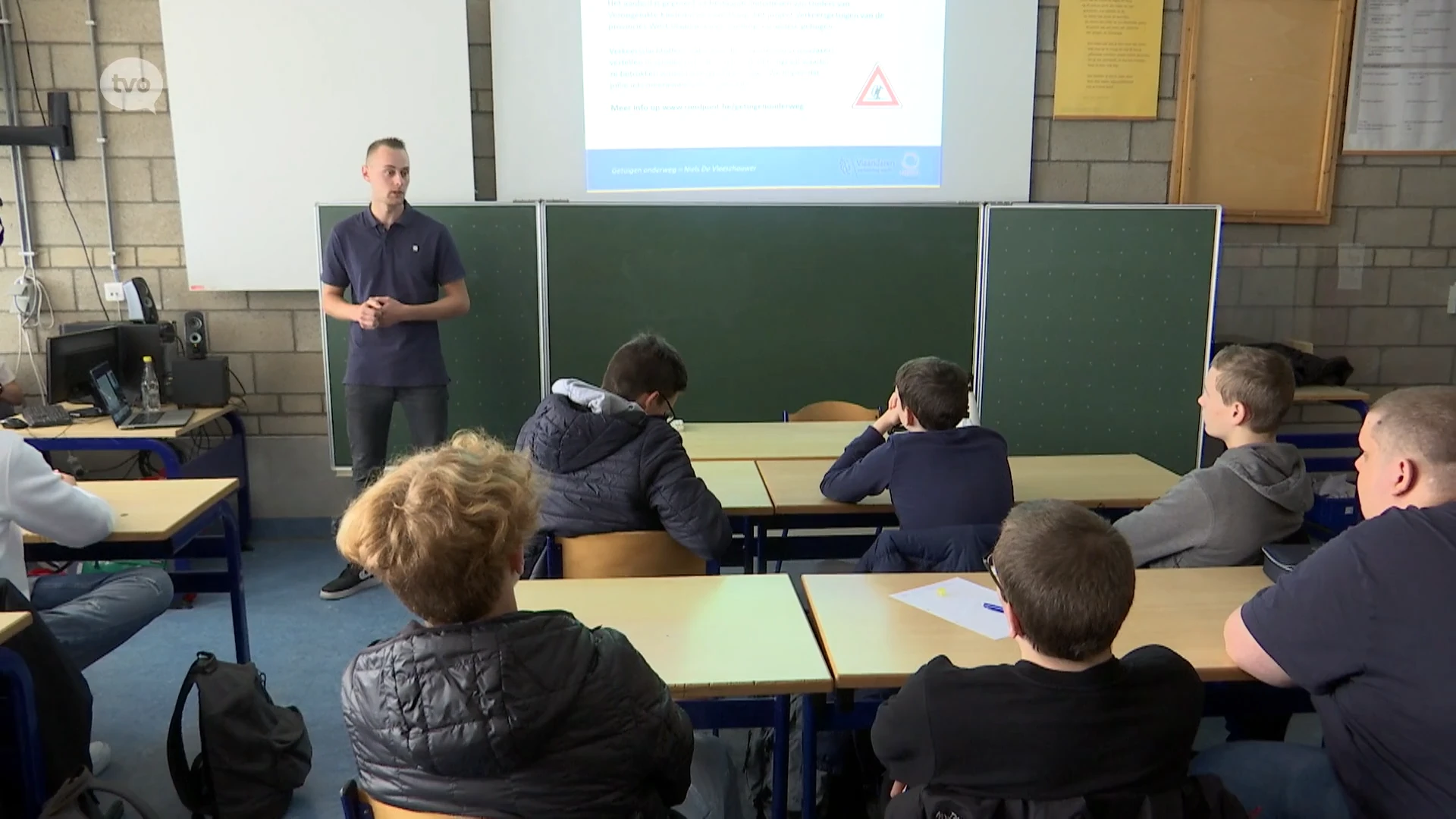 Drie maanden geleden verloor Niels zijn vriendin in het verkeer, vandaag getuigt hij voor de klas