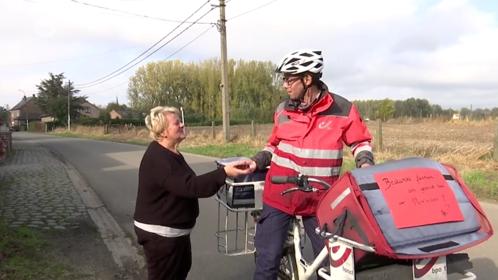 De laatste ronde van 'facteur' Walter in Westrem: na 41 jaar op verdiend pensioen