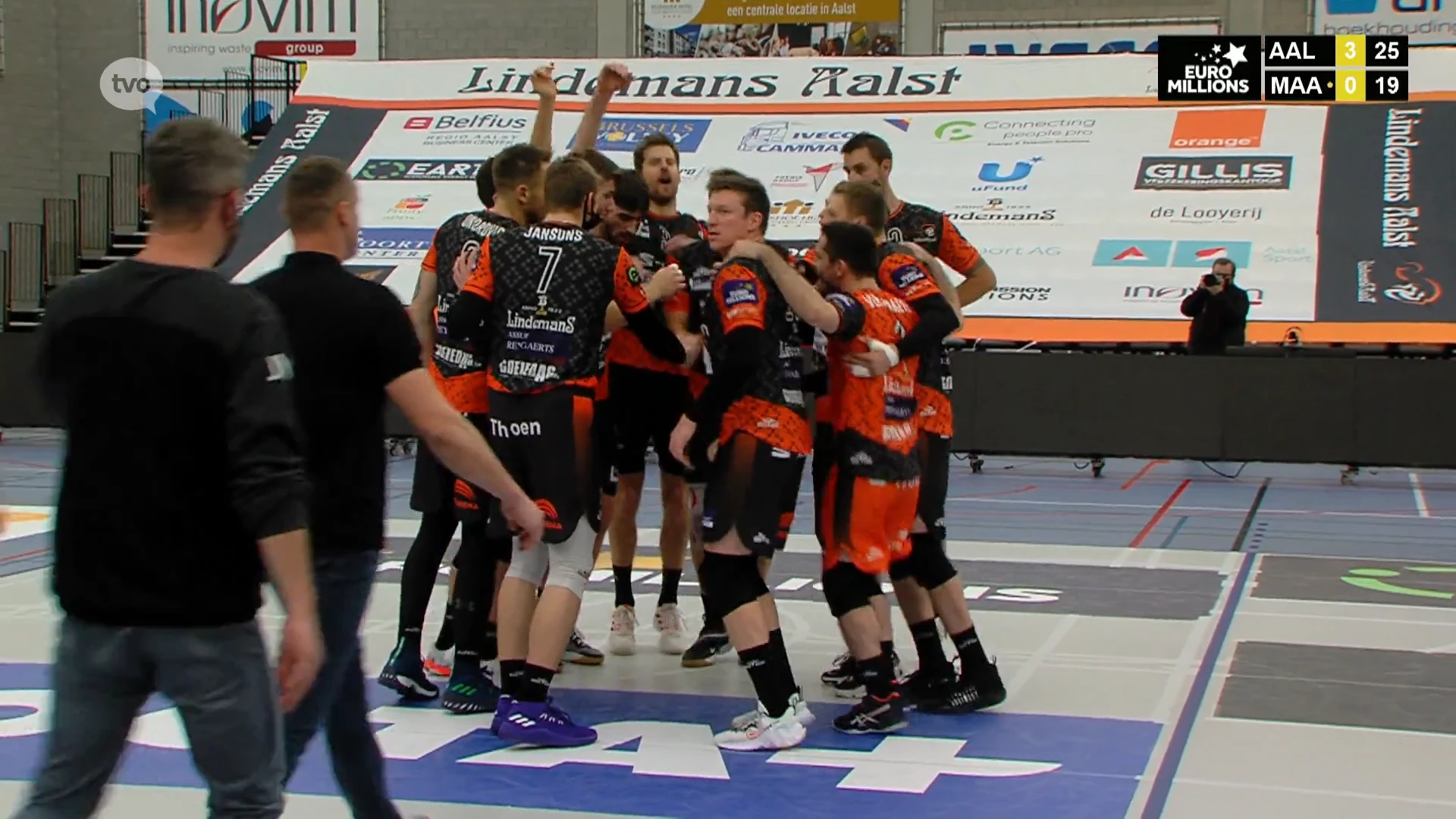 Lindemans Aalst geeft leider Maaseik bolwassing