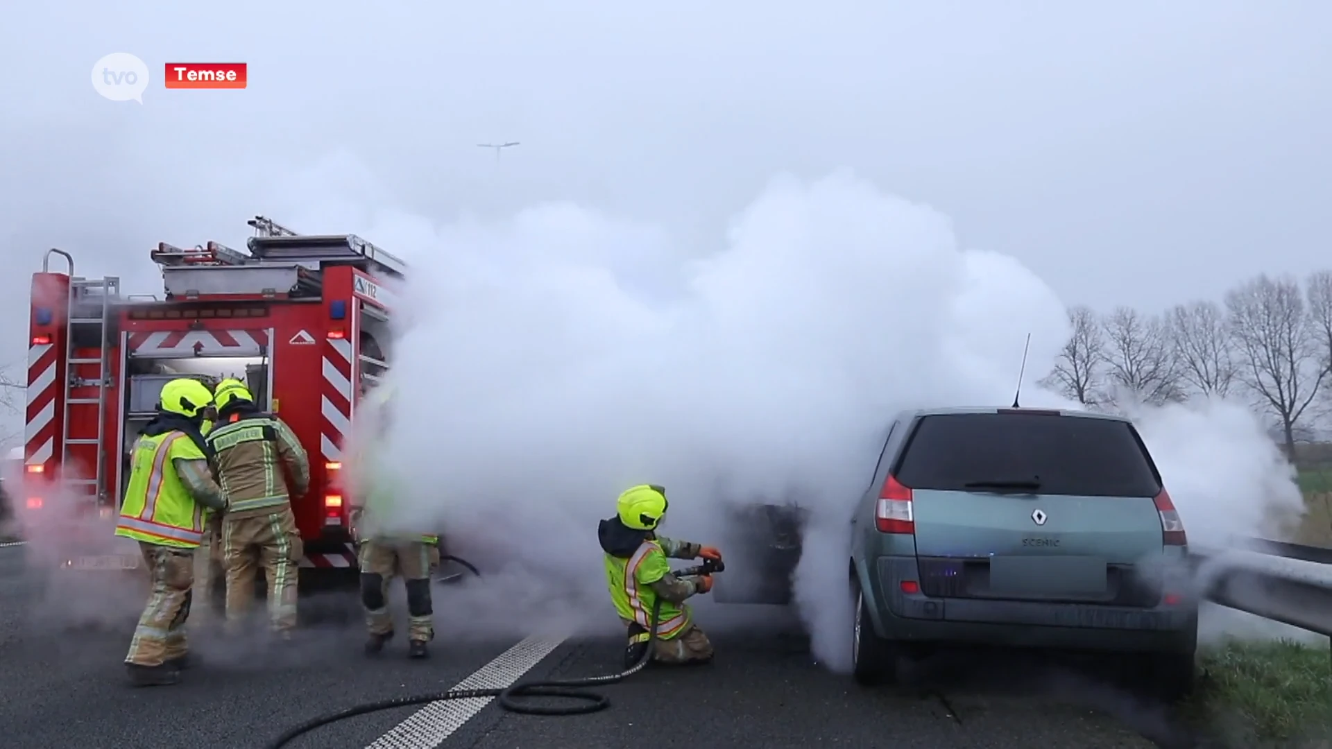 Auto brandt uit op E17 in Temse