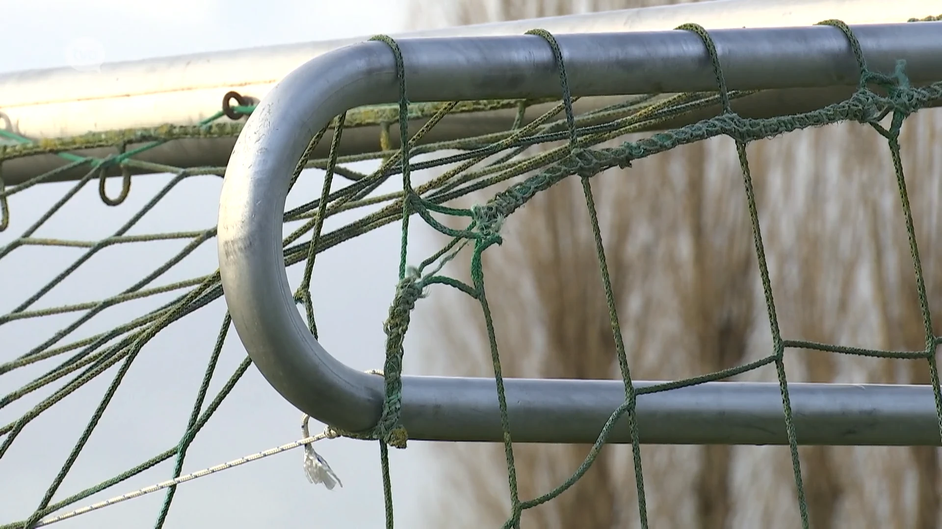 Geen publiek, geen wedstrijden: amateurvoetbal drukt pauzeknop in