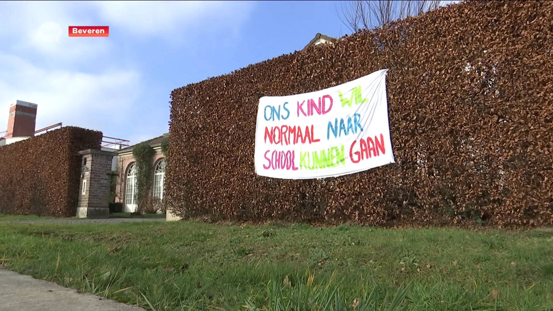 Spandoek aan huis: "Ons kind wil normaal naar school kunnen gaan"