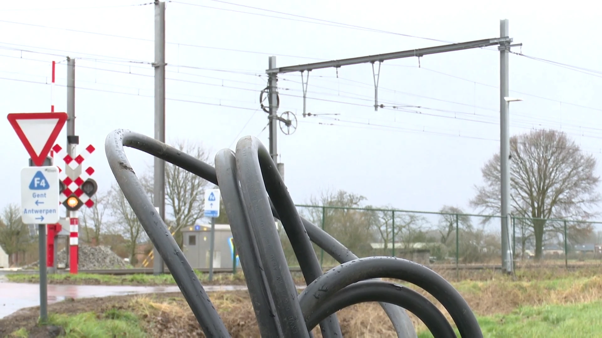 Grote kabeldiefstal in Melsele zorgt voor ellende op het spoor tussen Sint-Niklaas en Antwerpen