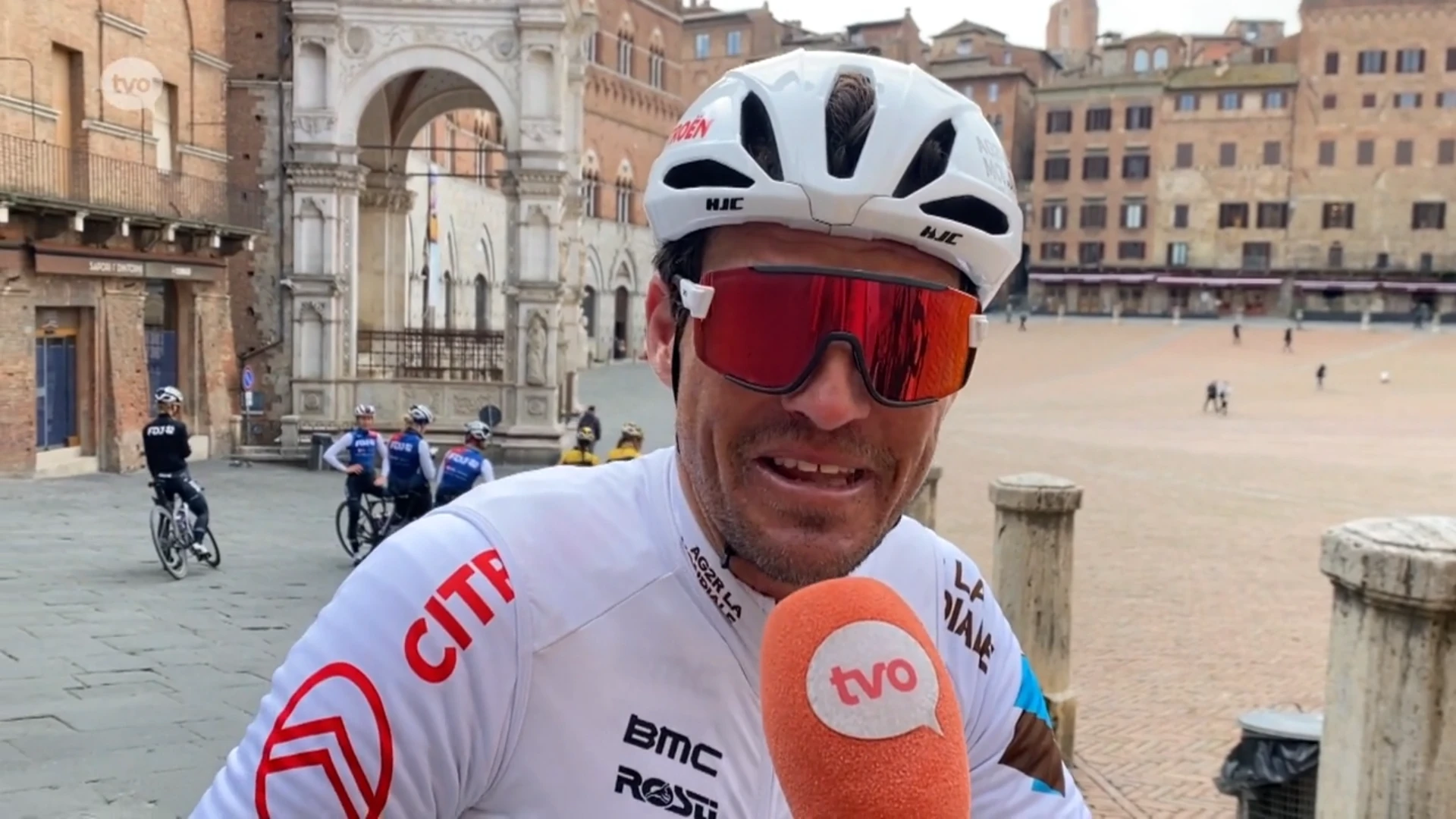 Van Avermaet blikt vooruit op Strade Bianche: "Het wordt er met de jaren niet makkelijker op"