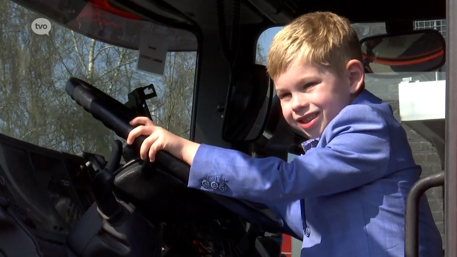 Een communiefoto bij brandweer of politie, in Hamme/Waasmunster kon het vandaag