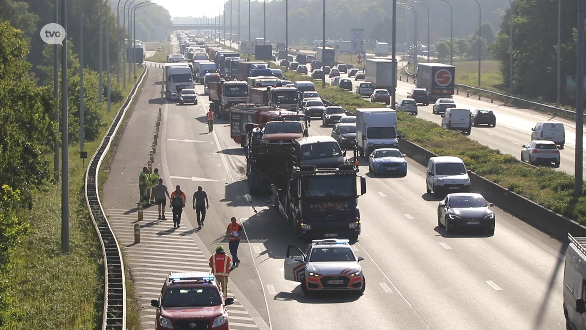 Reeks van ongevallen legt verkeer lam op E17 in Waasmunster