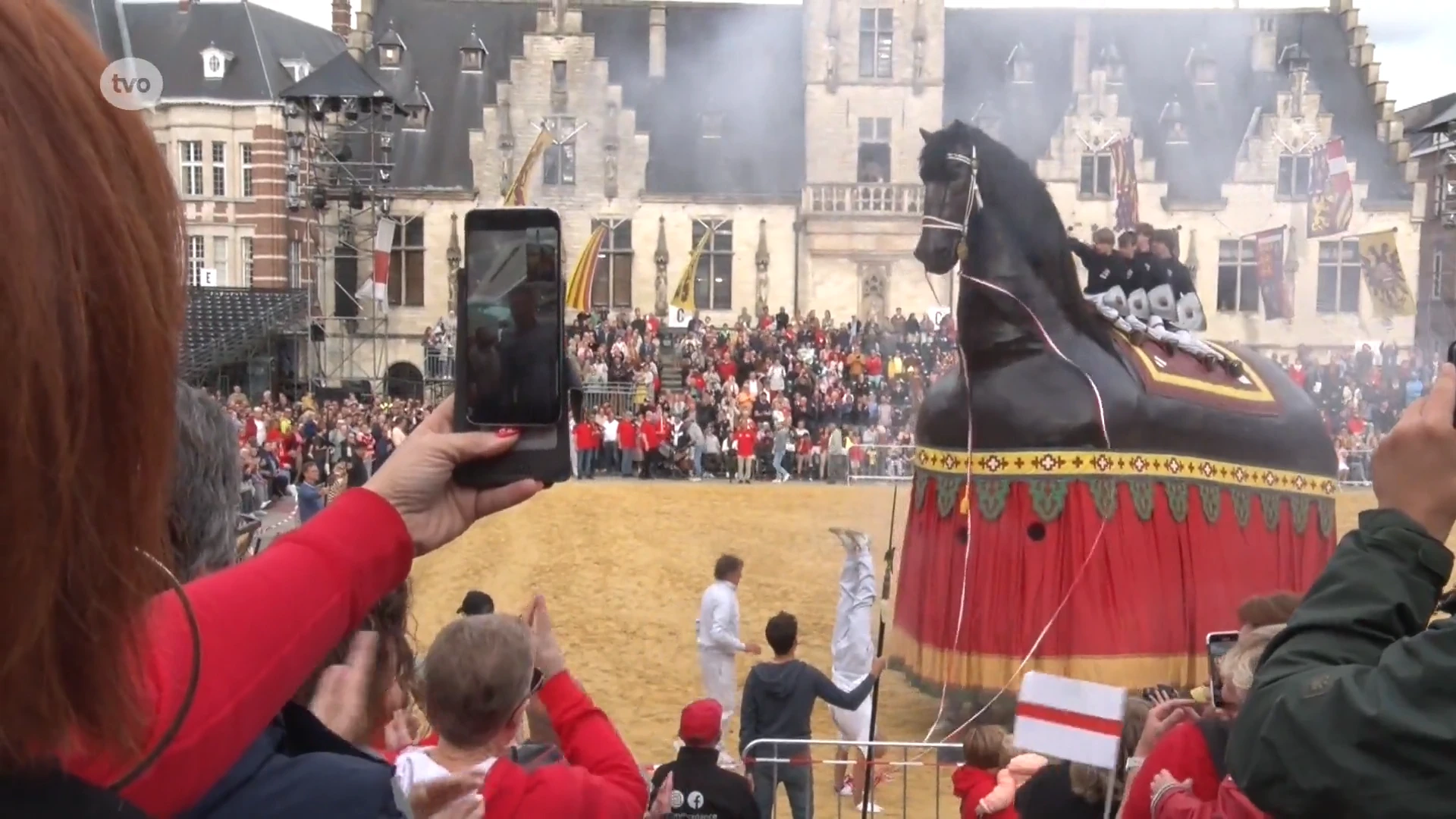 Ontroering tijdens niet-gekostumeerde repetitie Ros Beiaard op Grote Markt