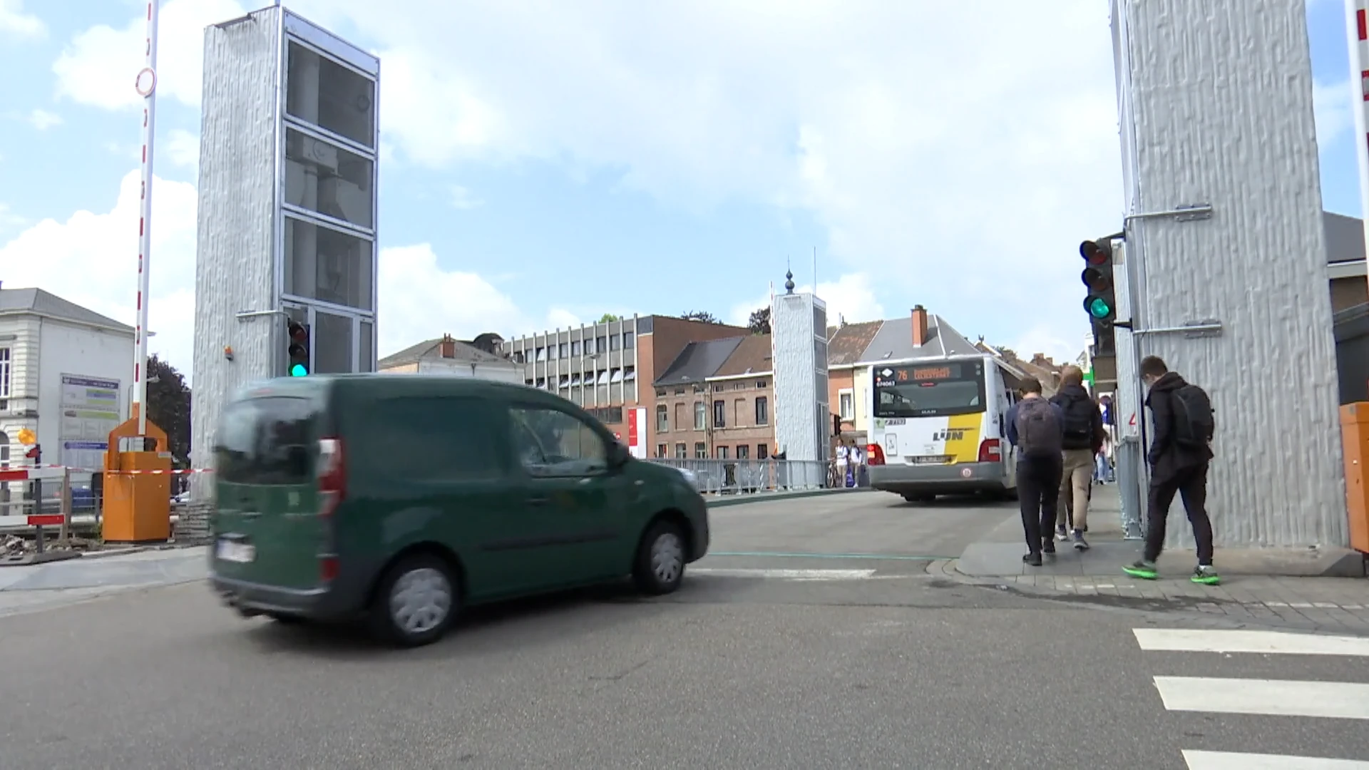 Wijngaardbrug opnieuw open in Geraardsbergen, noodbrug verdwijnt