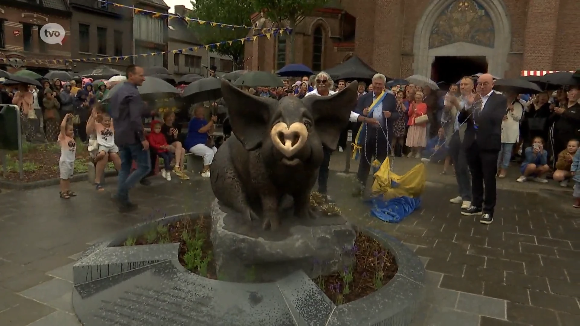 Sint-Gillis-bij-Dendermonde onthult bronzen varken