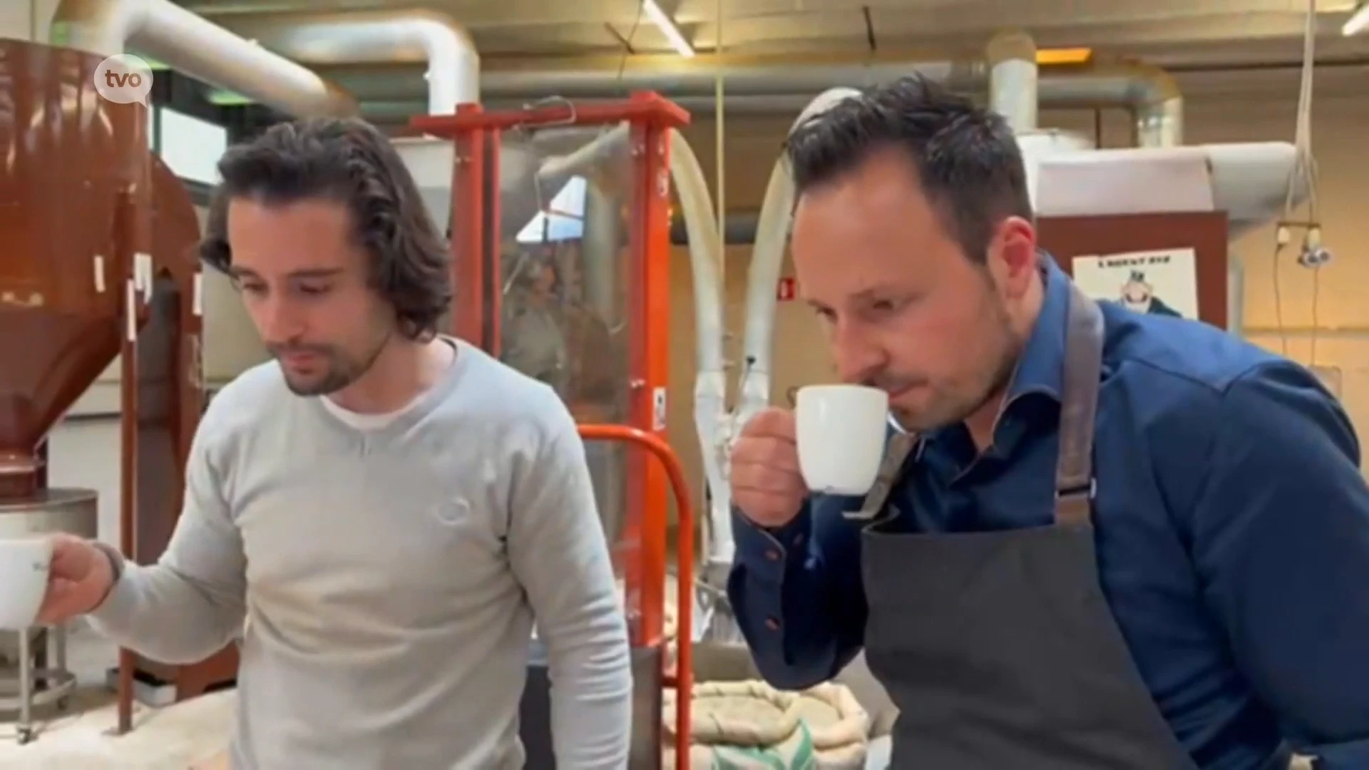 Koffiebranderij uit Aalst brengt koffie op de markt voor zanger-accordeonist Johan Veugelers