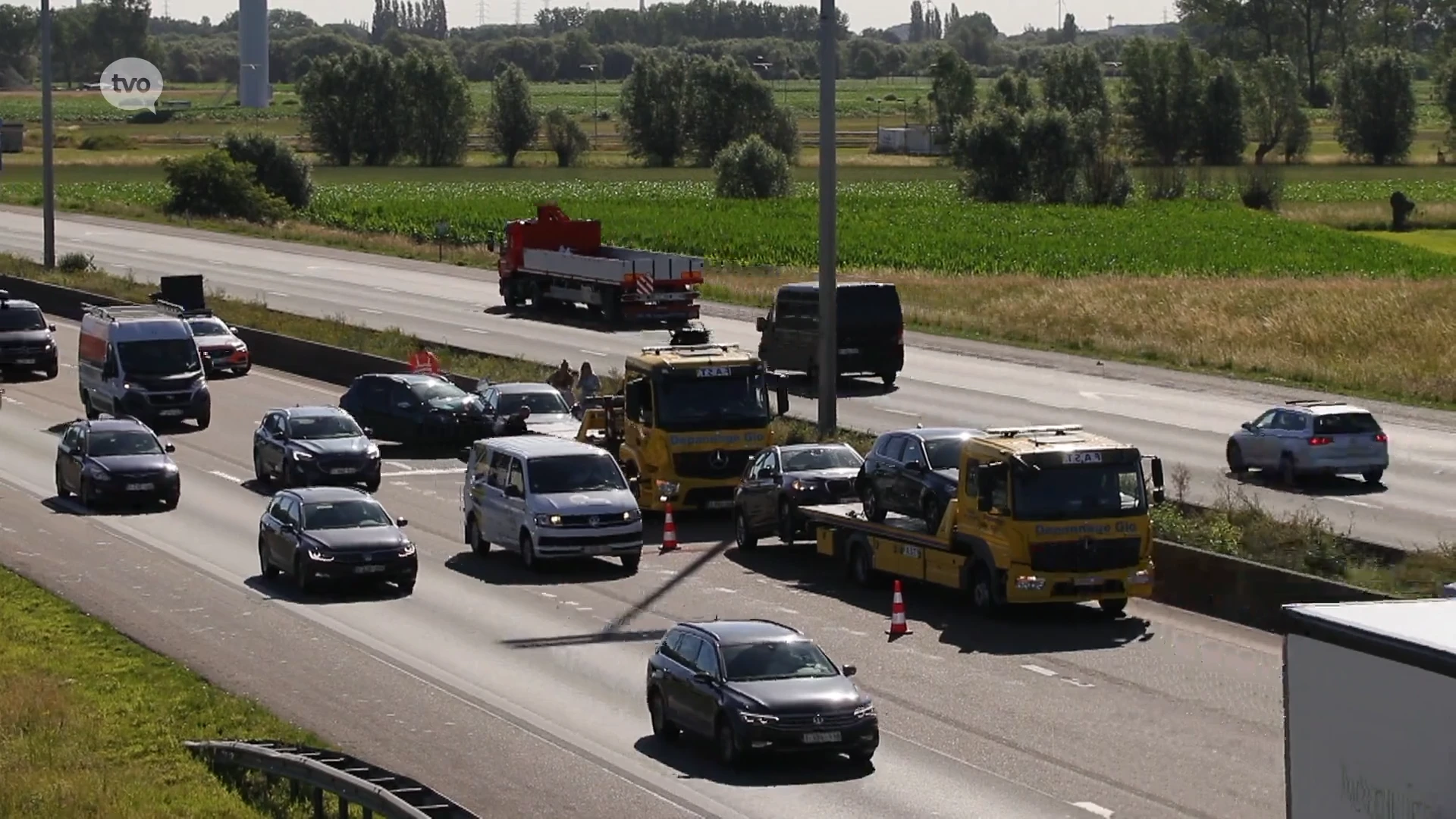 Vijf auto's op elkaar op E17 in Lokeren, geen gewonden