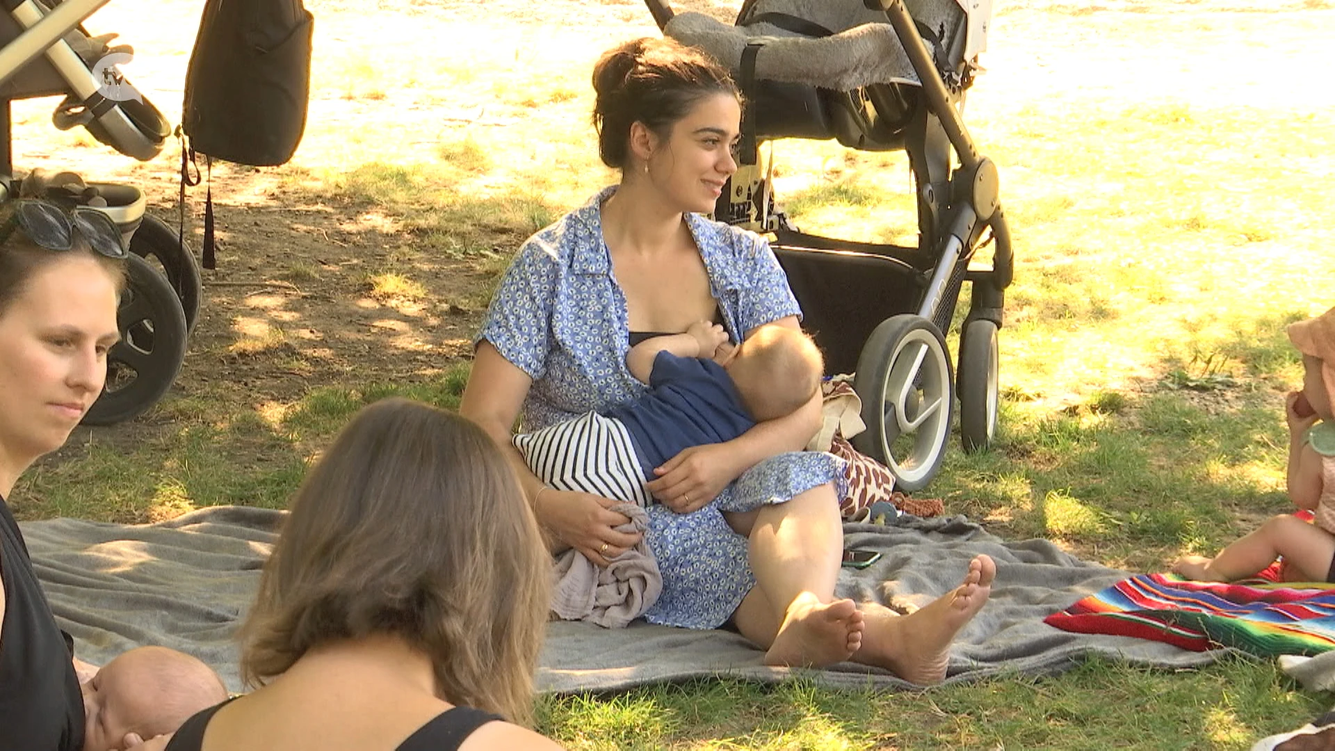 Mama's geven borstvoeding in Aalsters stadspark: "Nog veel taboe, terwijl het gewoon de natuur is"