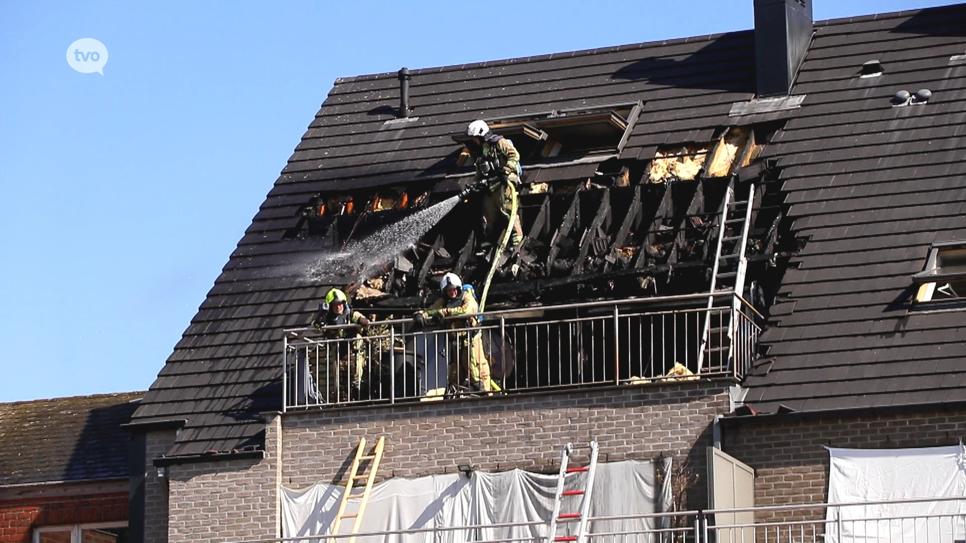 Hamme: Brand op terras slaat over naar appartement