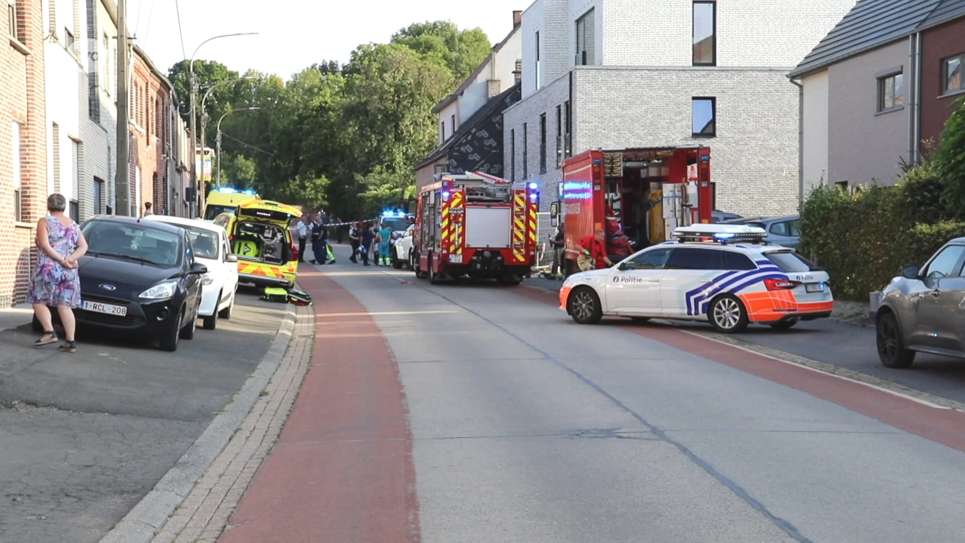 Fietser zwaargewond nadat hij onder auto terechtkomt in Denderhoutem