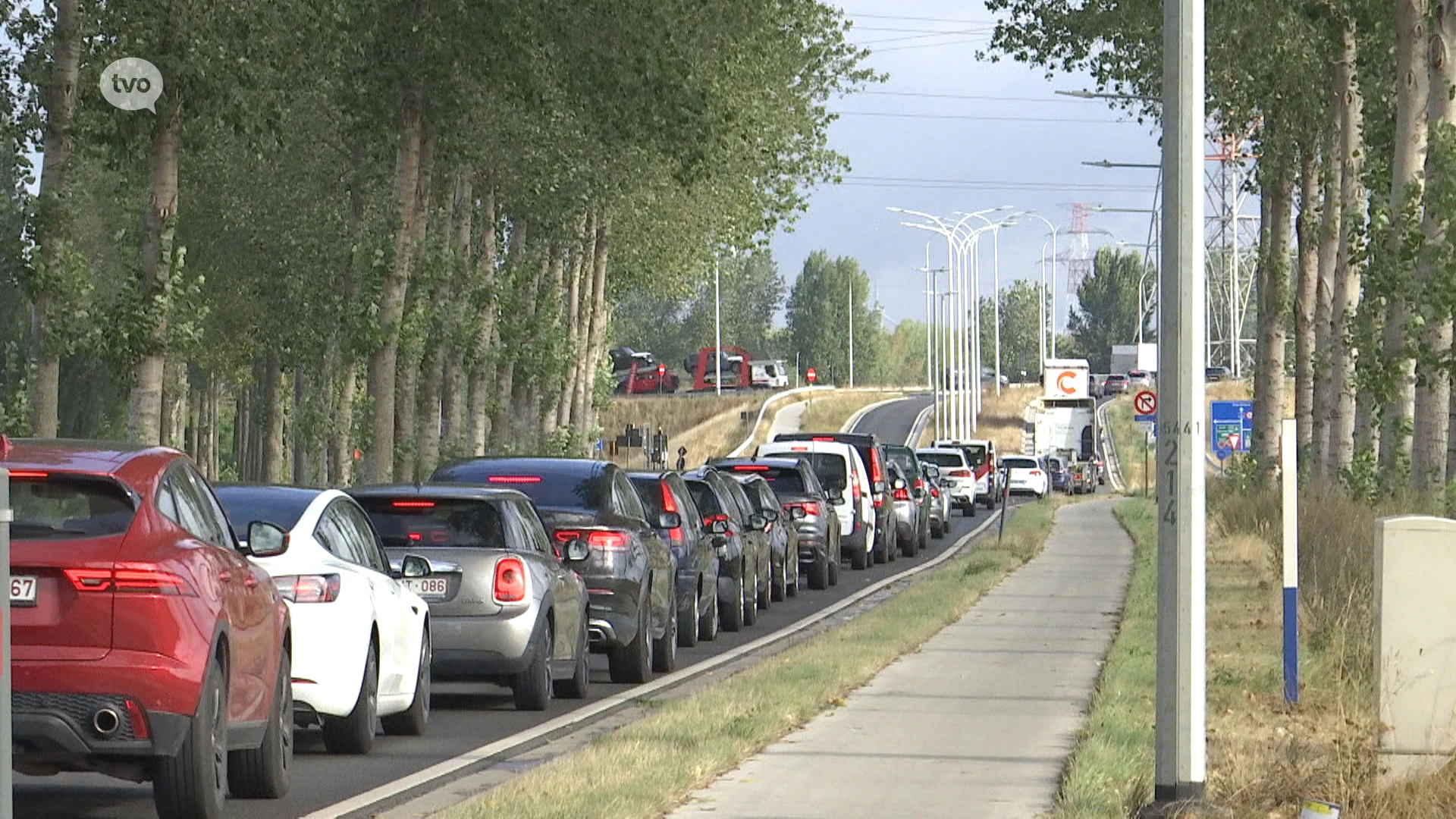 Verkeerschaos op omleidingsroute in Melsele door zwaar ongeval op E34