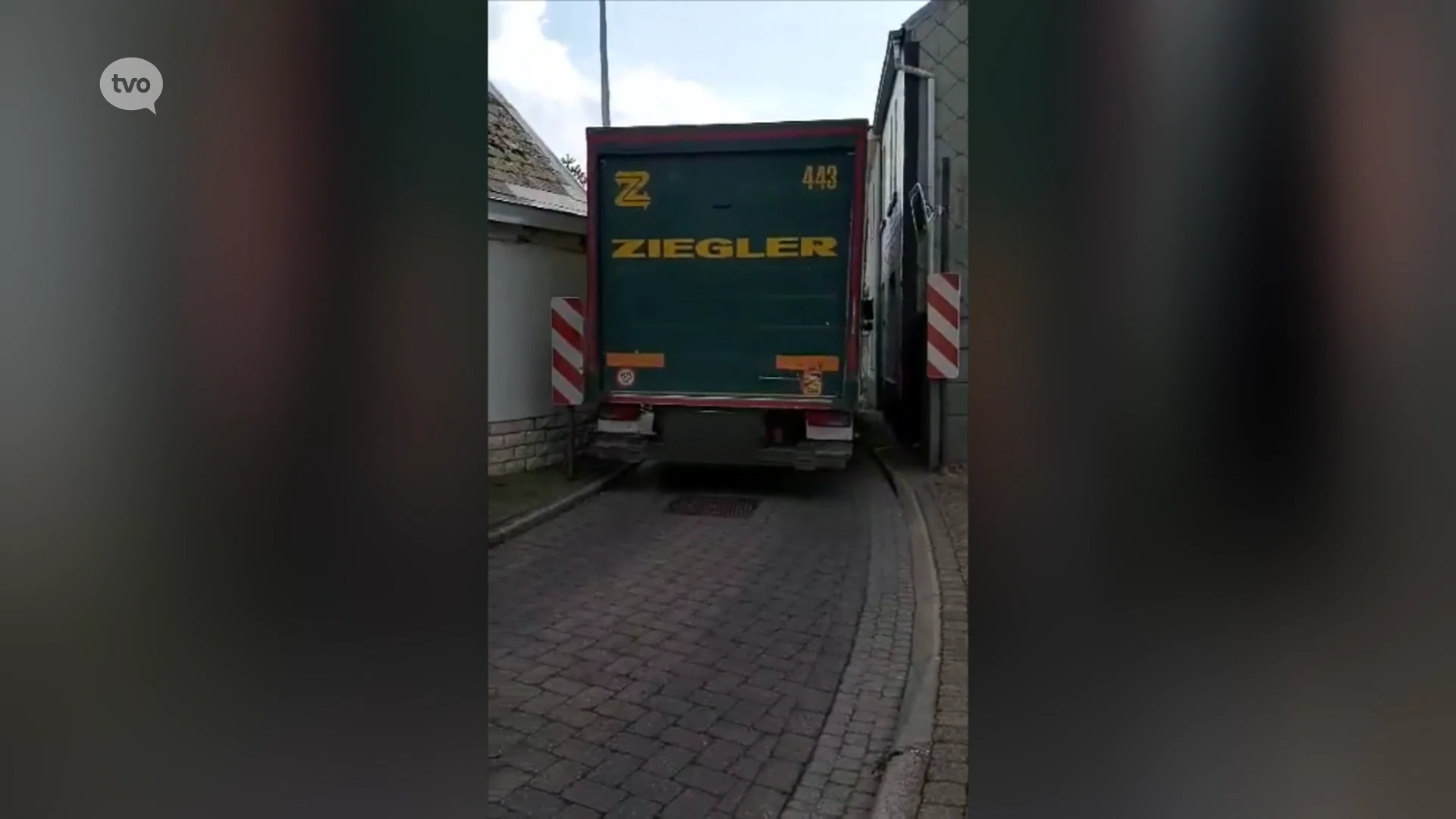 Bewoners in Erembodegem zijn vrachtverkeer in hun smalle straat beu