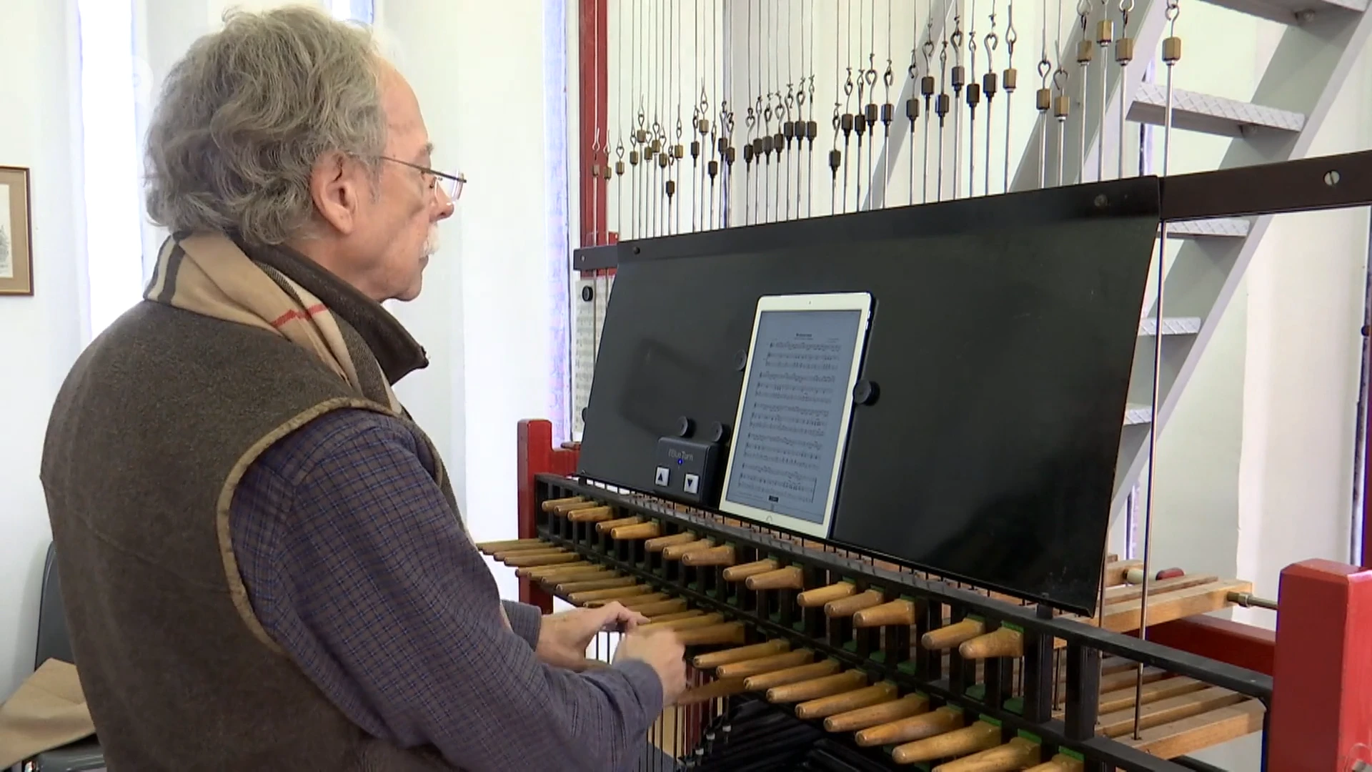 Beiaardier van Temse brengt medley van nummers uit de oorlog: "Muziek verbindt!"