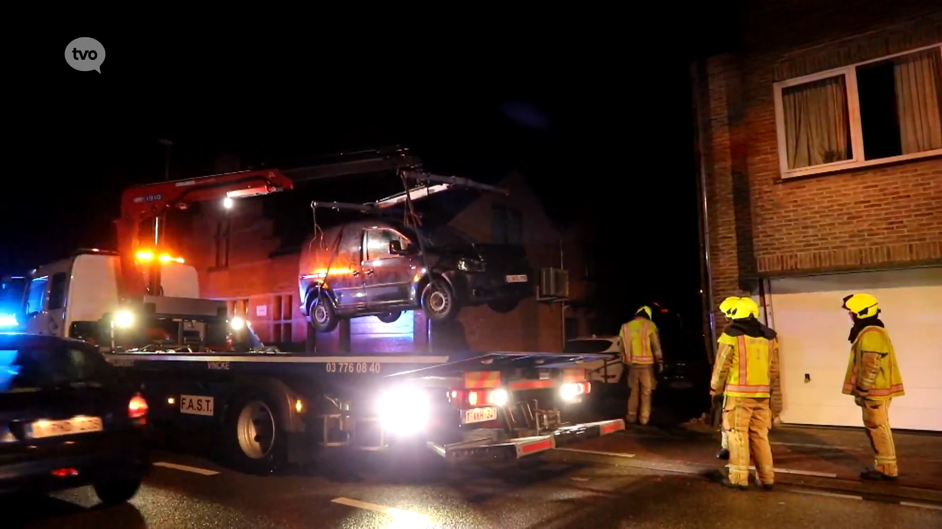 Dronken bestuurder crasht met auto tegen gevel van woning in Sinaai