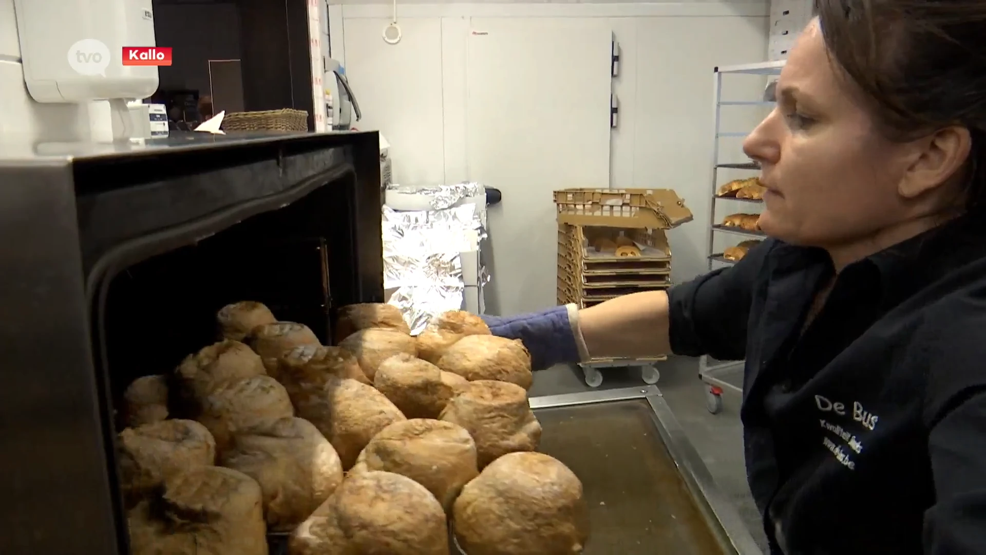 Snackbar De Bus op pad in Waaslandhaven met warme worstenbroden en appelbollen