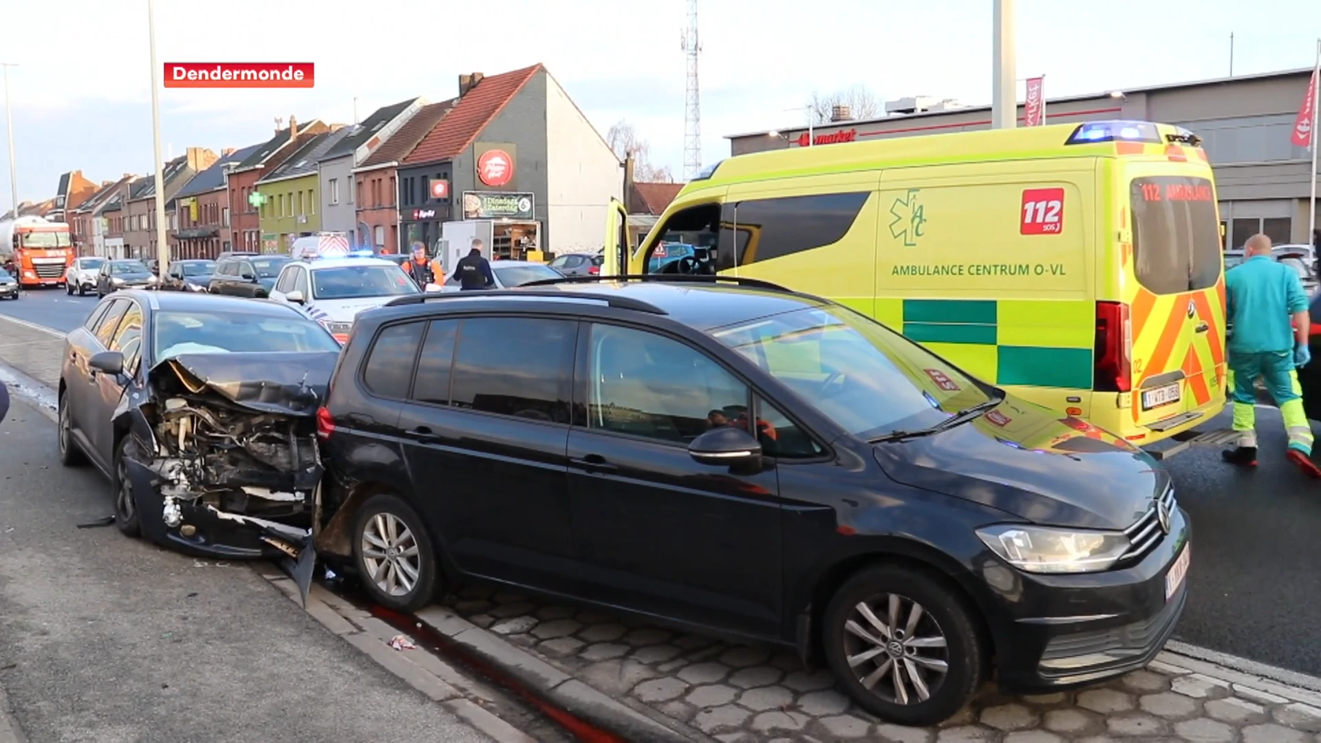 Autobestuurder wordt onwel en veroorzaakt ongeval in Dendermonde