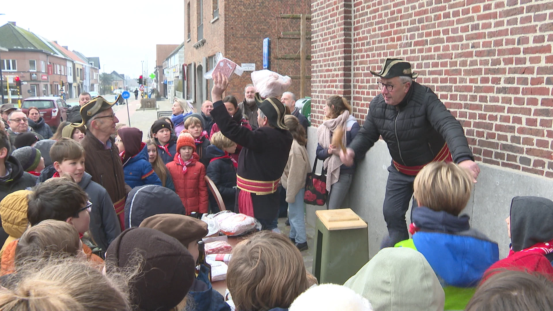 Leerlingen basisschool Herdersem winnen varkenskop op Sint-Antoniusviering