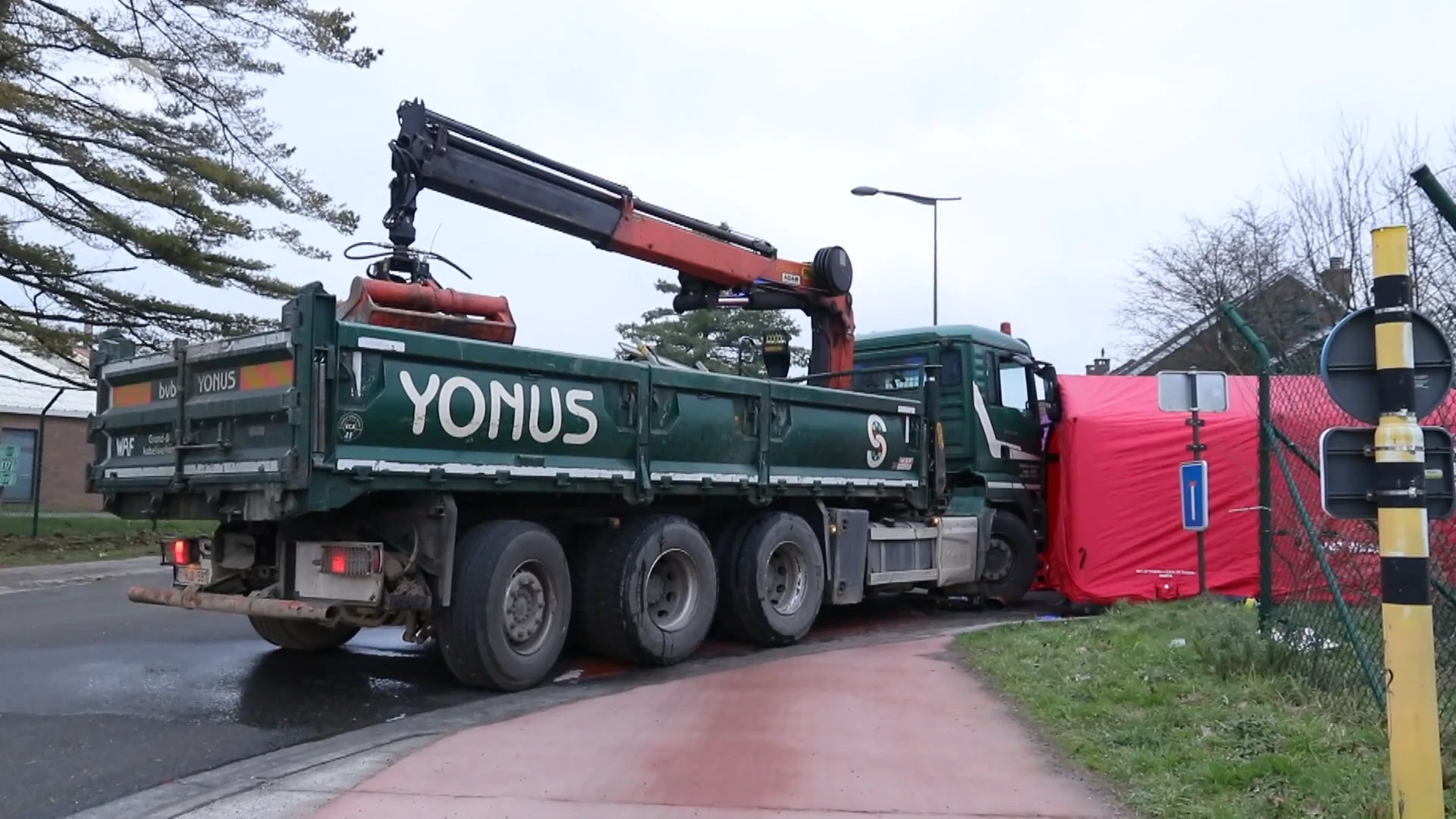 Fietsster kritiek na dodehoekongeval met vrachtwagen op grens Burcht met Kruibeke