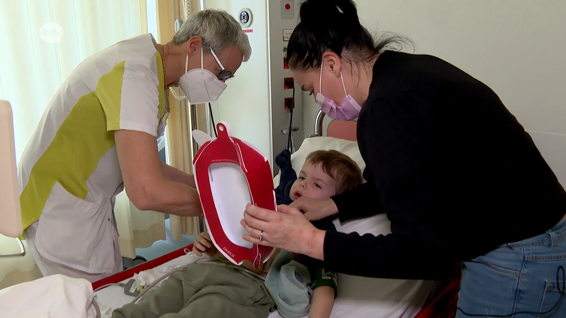 Infuushoezen helpen kindjes om ziekenhuisbezoek aangenamer te maken