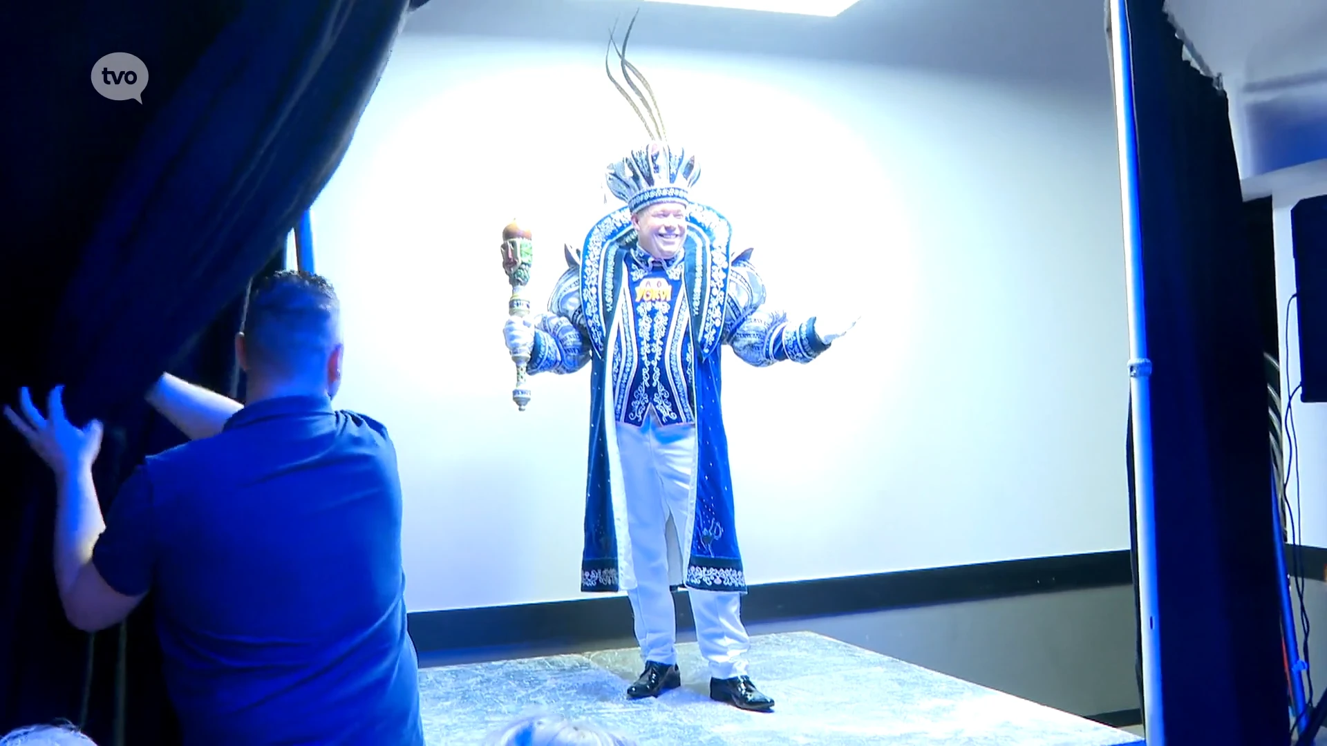 Prins carnaval Yordi stelt zijn kostuum voor: "Mijn persoonlijkheid zit erin verwerkt"