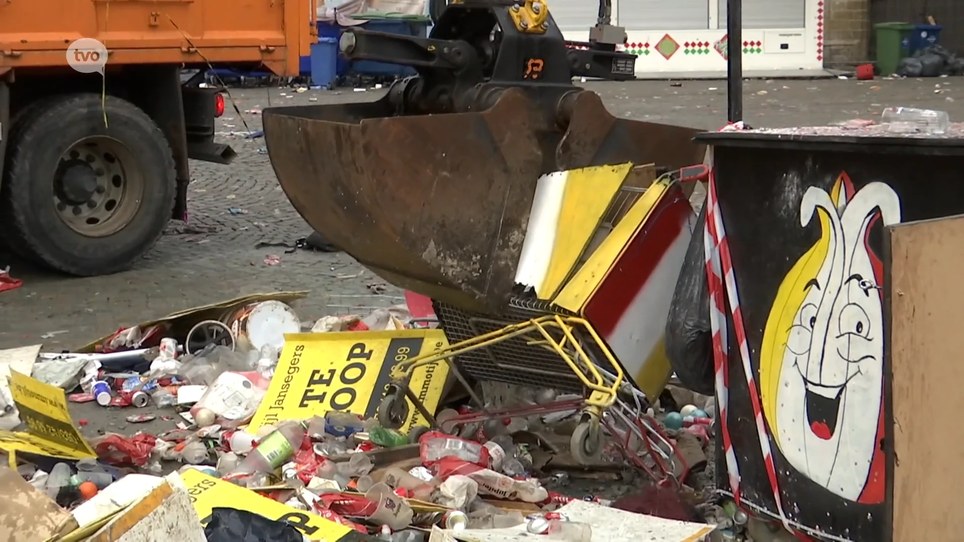 De Aalsterse "Koisploeg" veegt zeventig ton aan carnavalsafval bij elkaar
