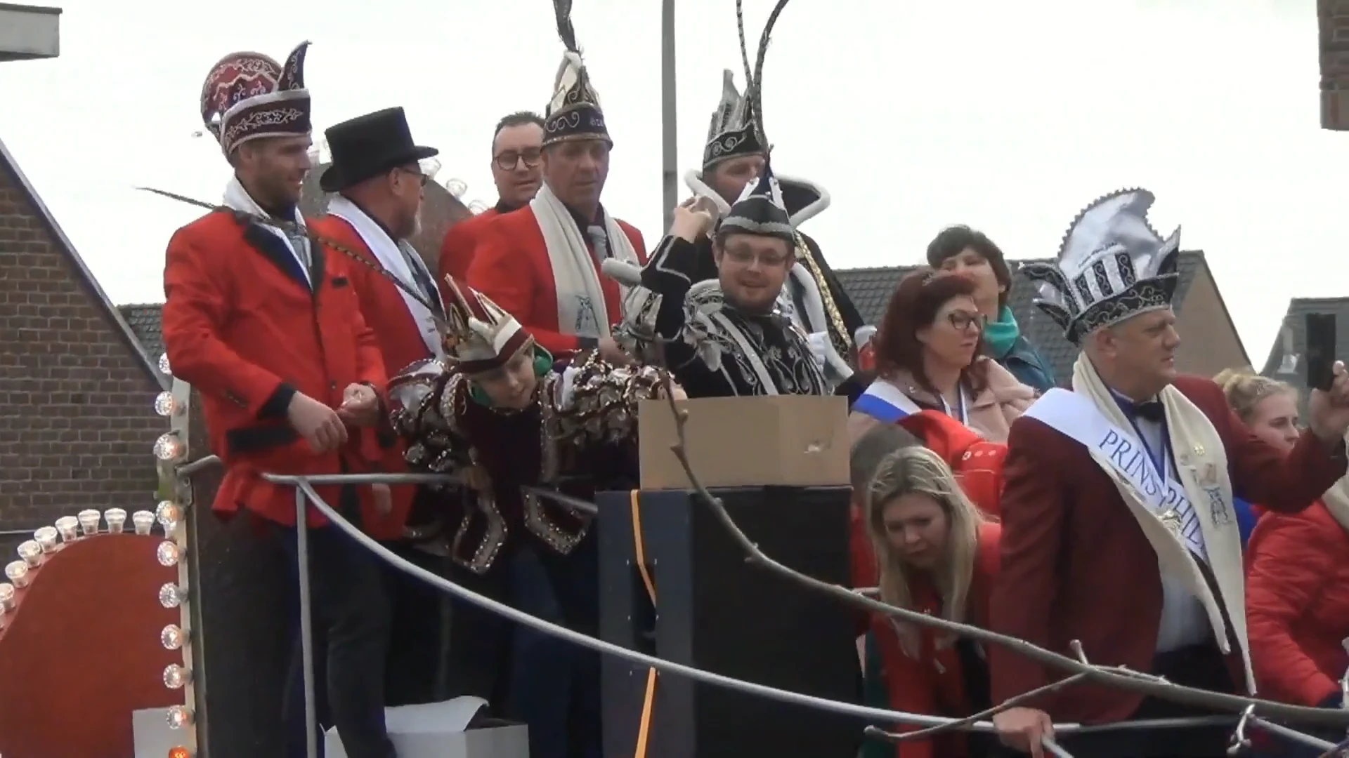 Carnavalsgroep Sint-Gillis-Waas zet zijn prins aan de deur: "Zijn gedrag strookt niet met onze waarden"