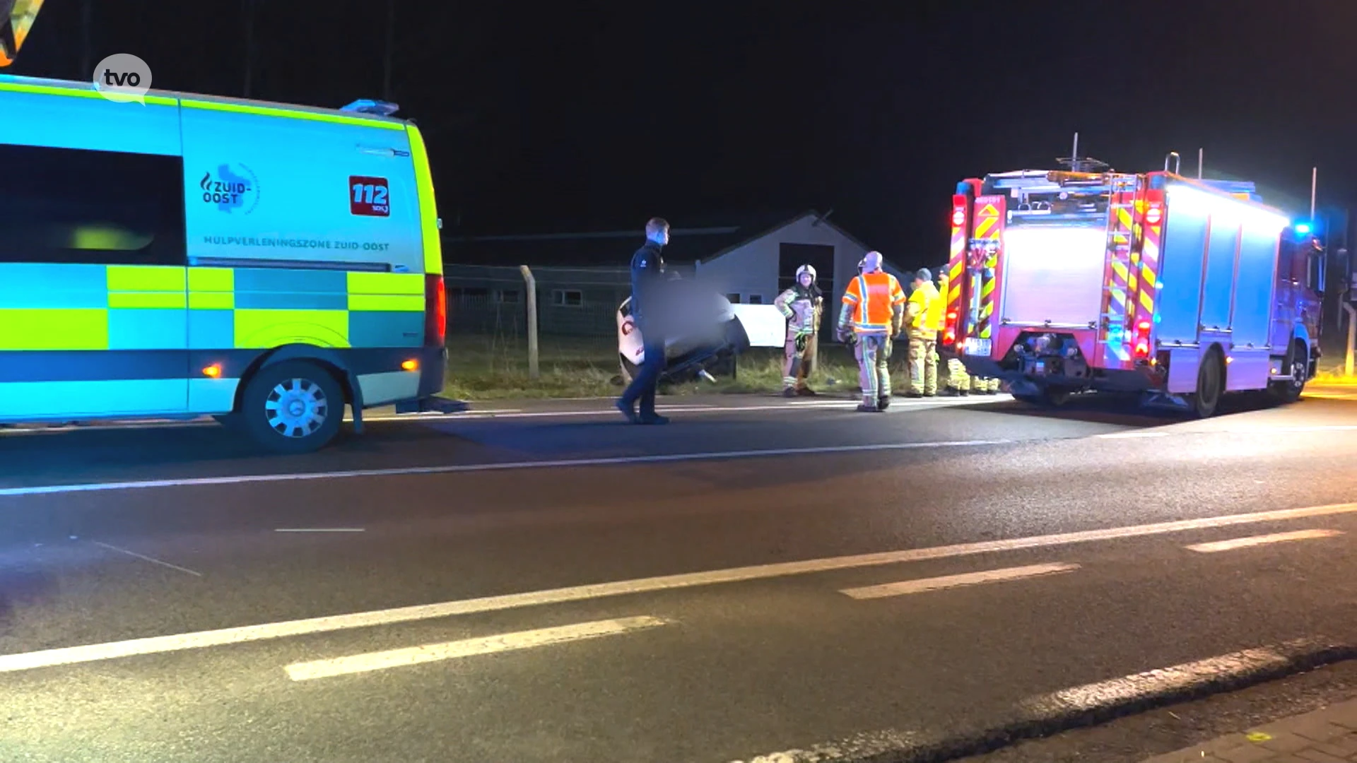 Nederhasselt: auto belandt in gracht langs Geraardsbergsesteenweg