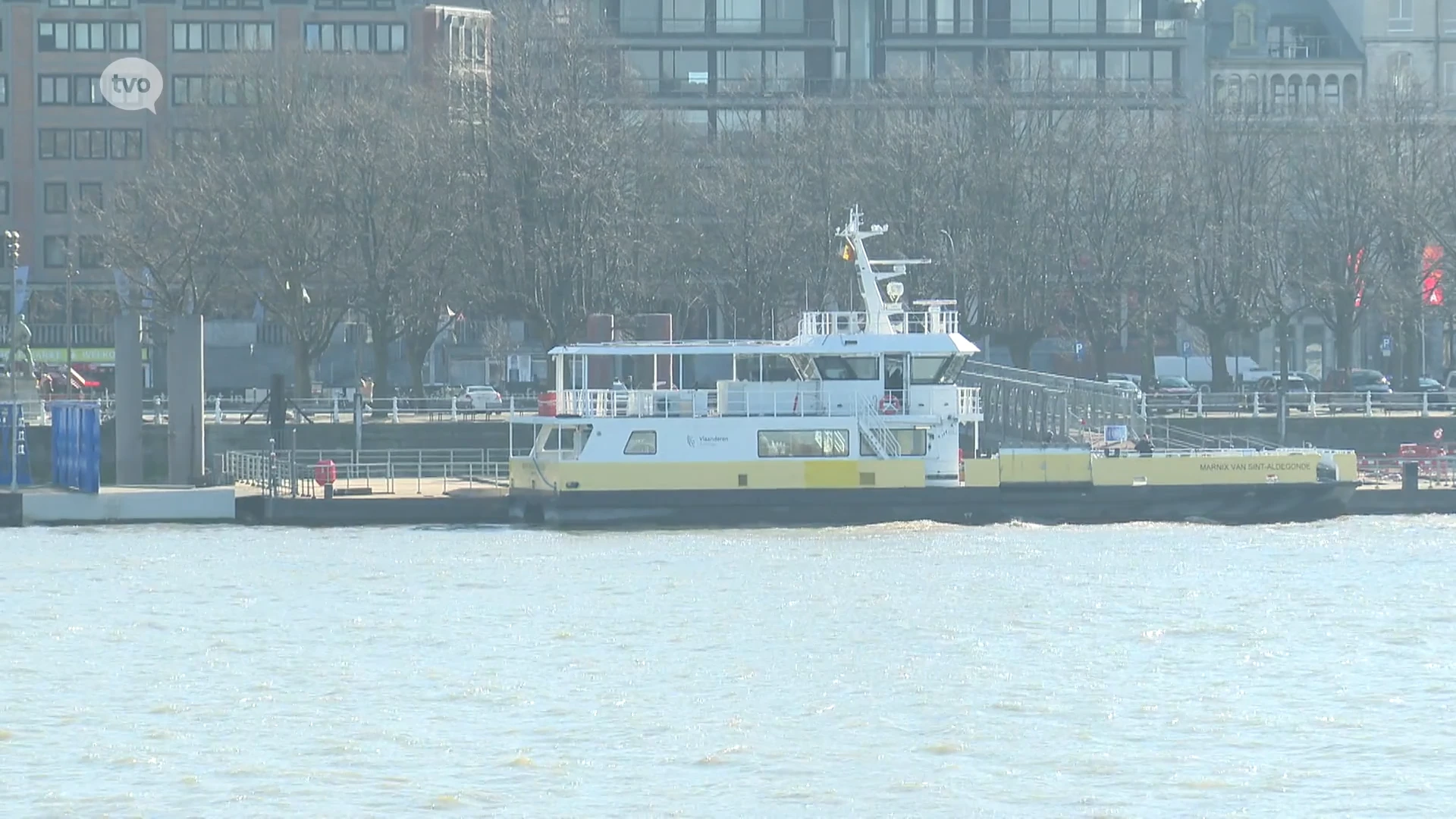 Vanaf 1 april vaart de veerboot van Linkeroever nog maar om het half uur over