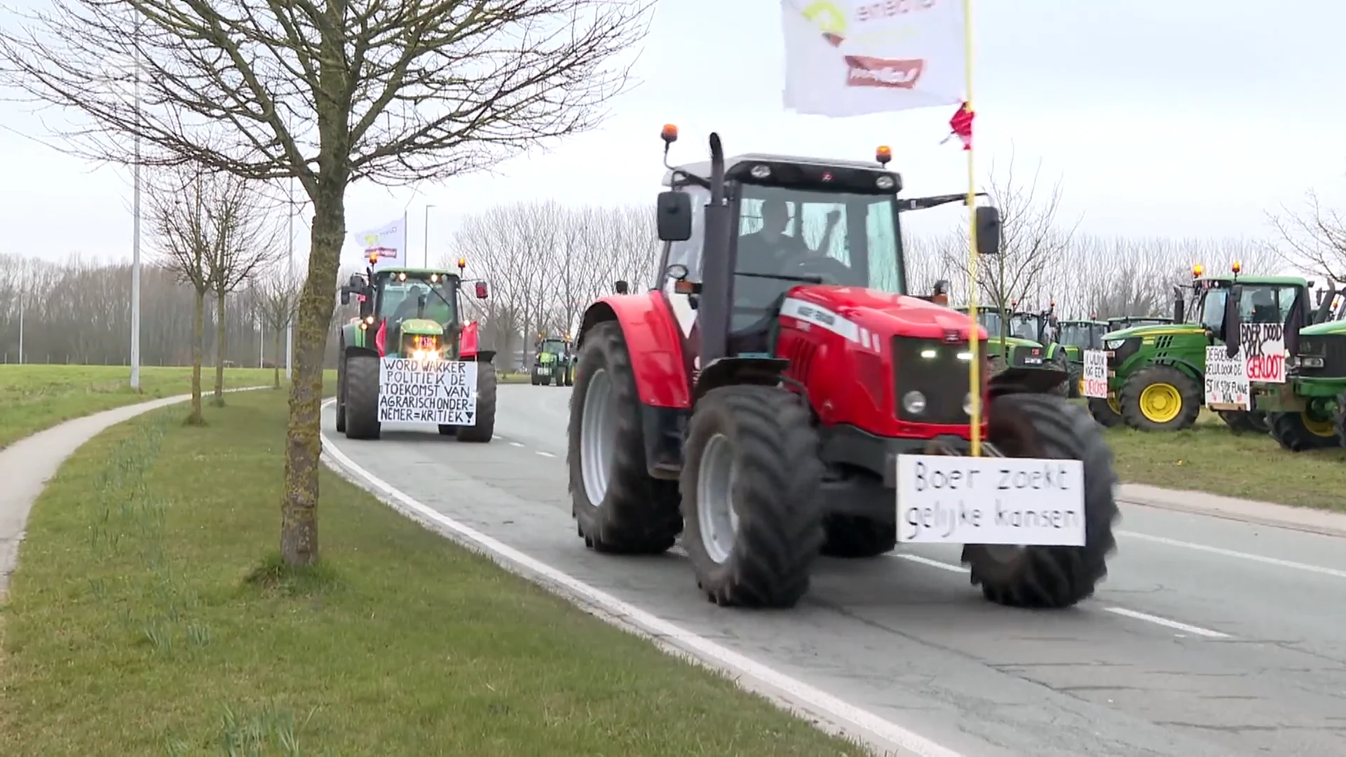 Vlaamse boeren in tractorstoeten naar Brussel voor 'economisch leefbaar' stikstofakkoord