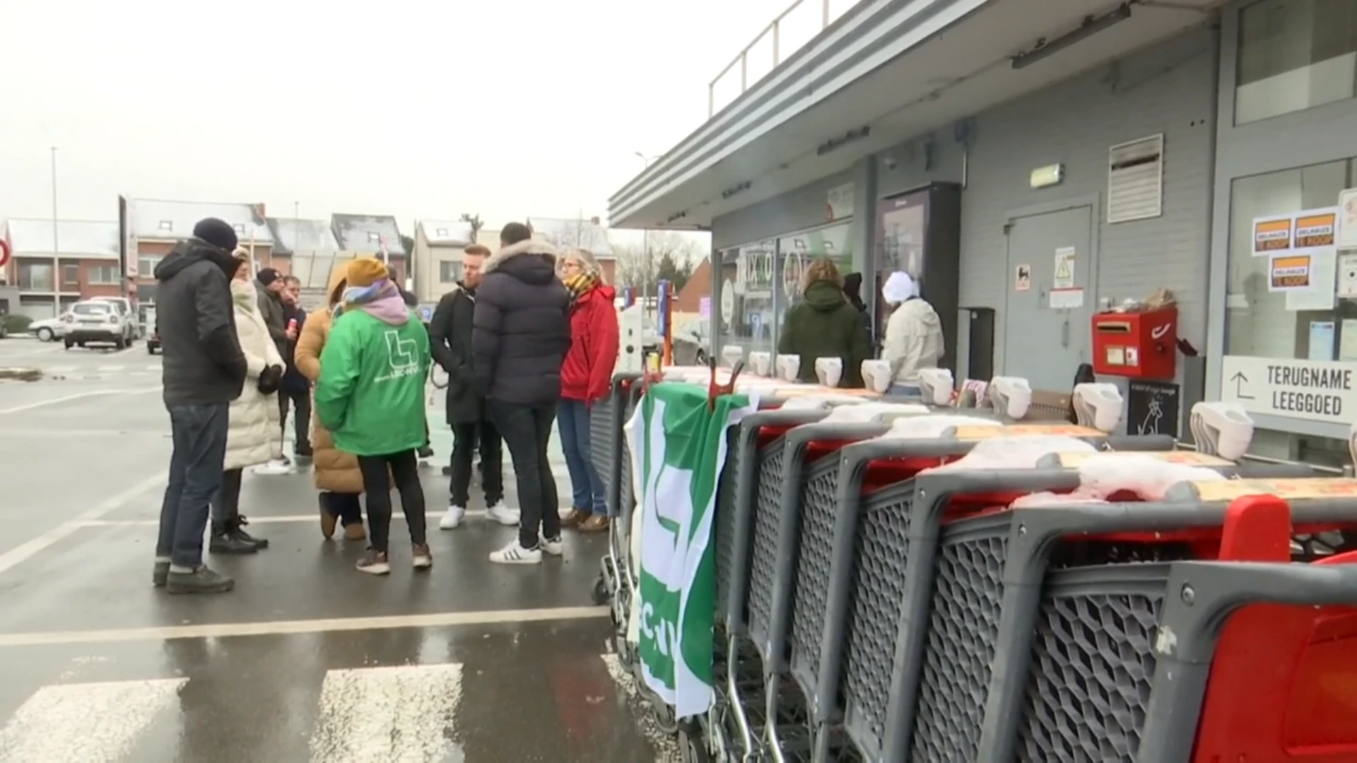 Werknemers Delhaize Dendermonde: "Na 25 jaar dienst is dit een slag in het gezicht"