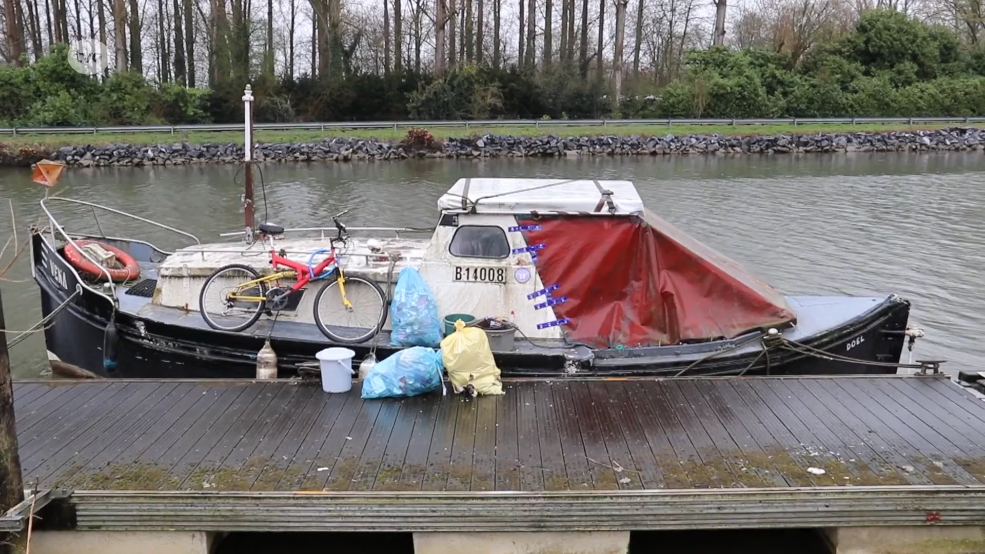 Havenmeester treft twee lichamen aan op boot in Herdersem, slachtoffers wellicht al weken geleden overleden