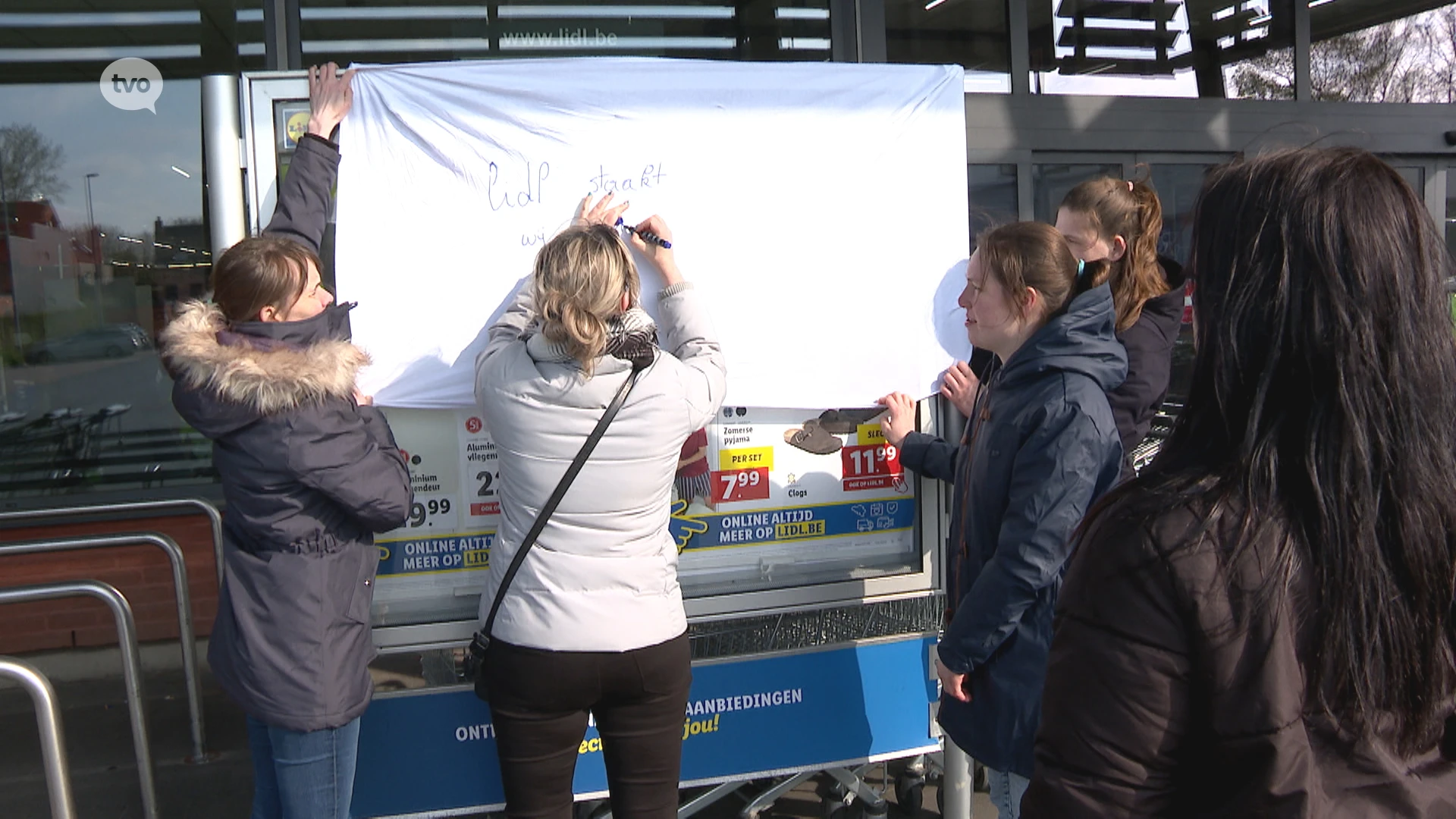 Personeel legt werk neer bij Lidl Beveren: "We zijn solidair met collega's die worden overgeplaatst"