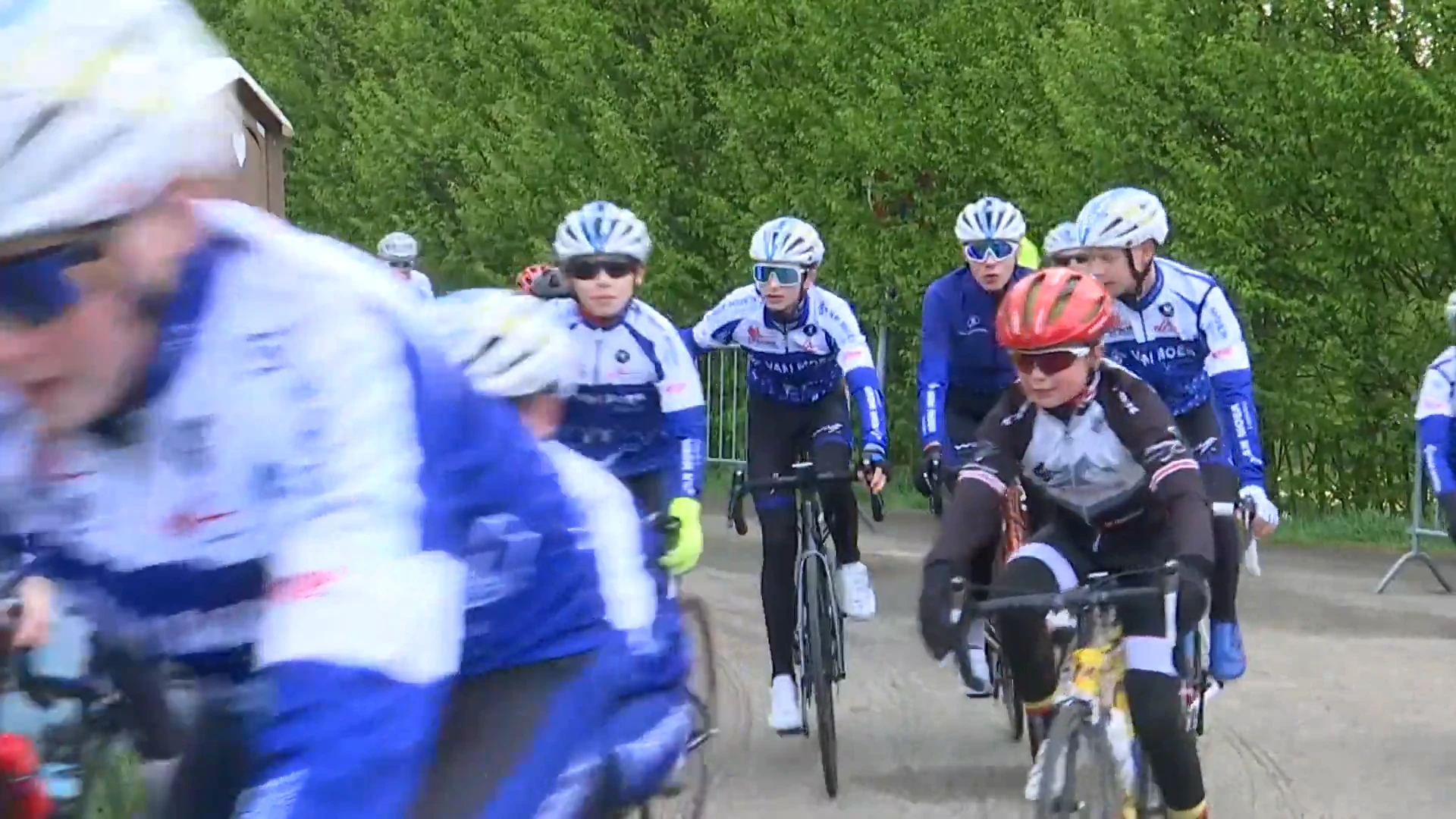 Jonge wielrennertjes kunnen 10 donderdagen lang veilig trainen op afgesloten parcours in Tielrode