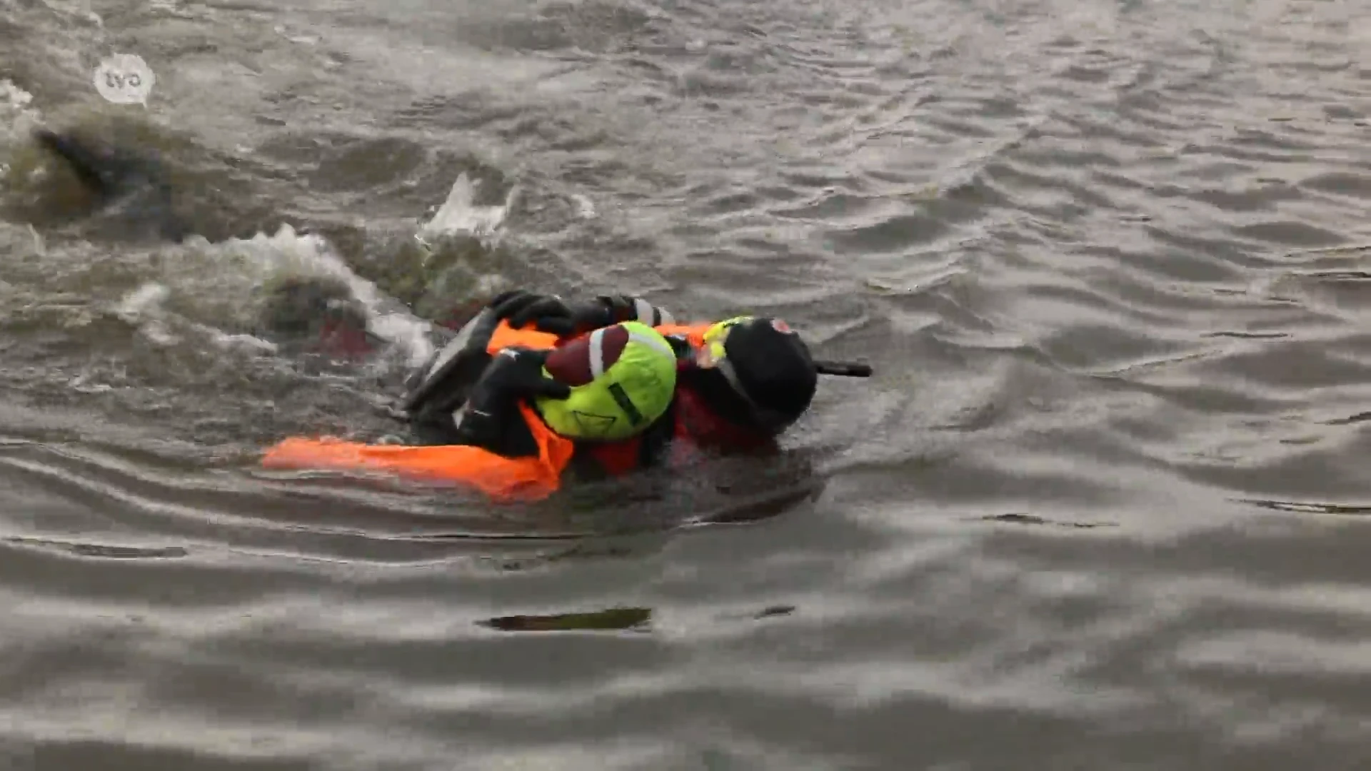 Hulpverleningszone Zuid-Oost haalt drenkelingen uit Schelde tijdens oefening