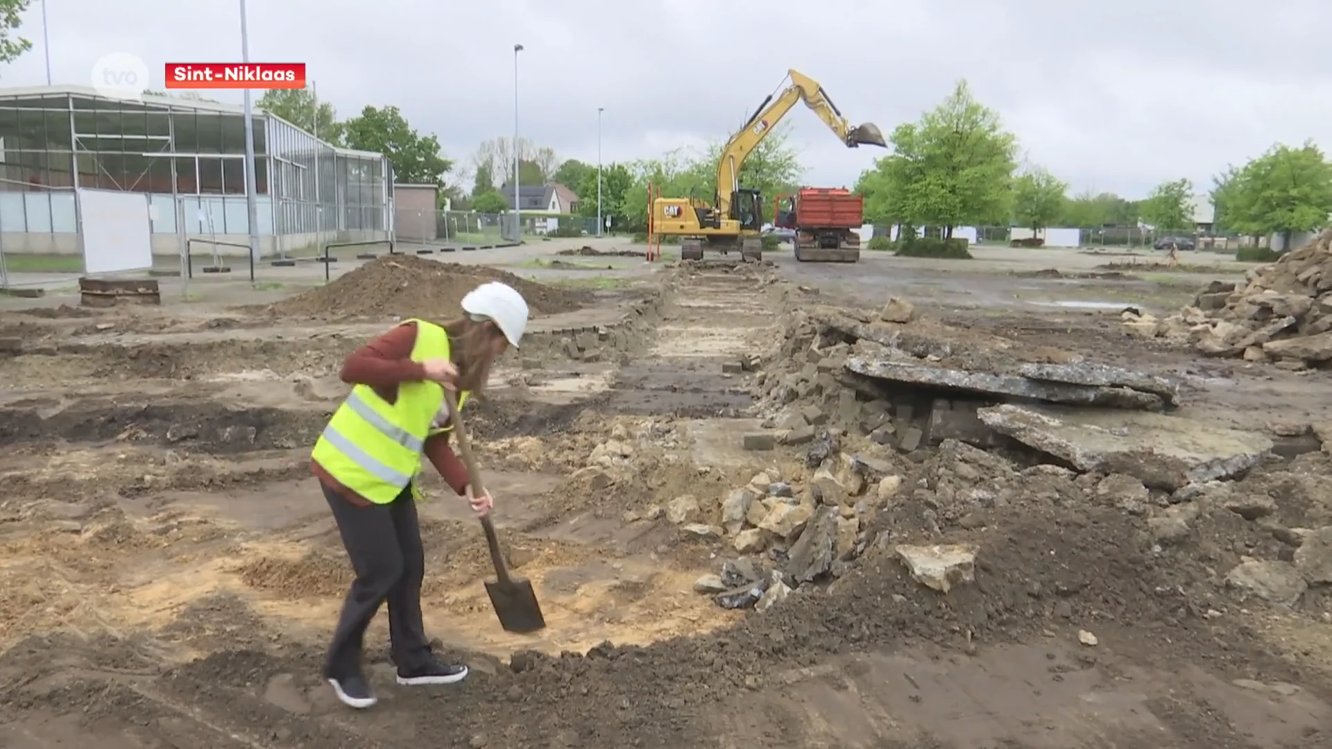 Eerste spadesteek en start graafwerken nieuw toegangsgebouw De Ster