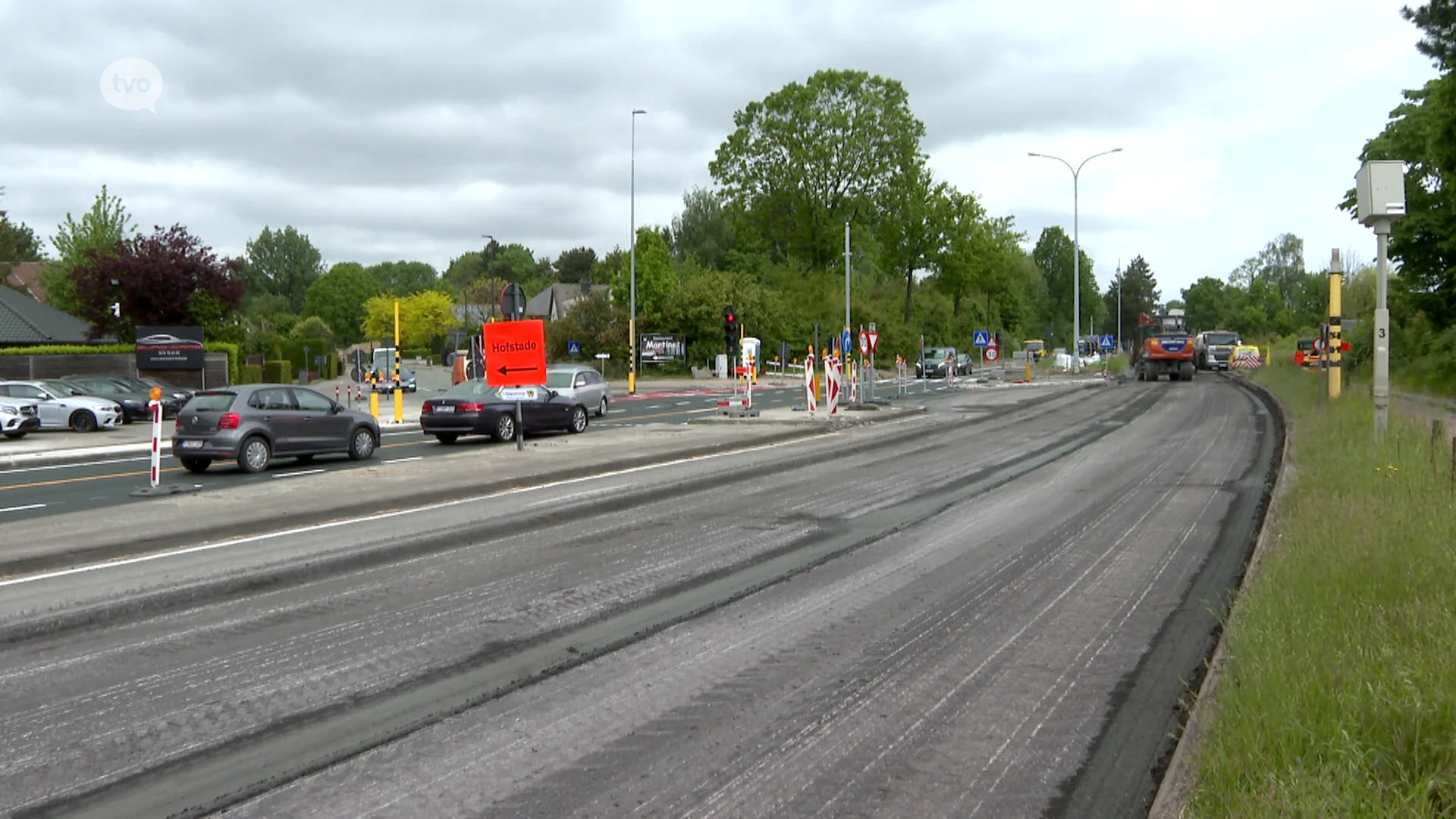 Politie Aalst vraagt om omgeving van werken aan N41 te vermijden door takeling van gekantelde vrachtwagen