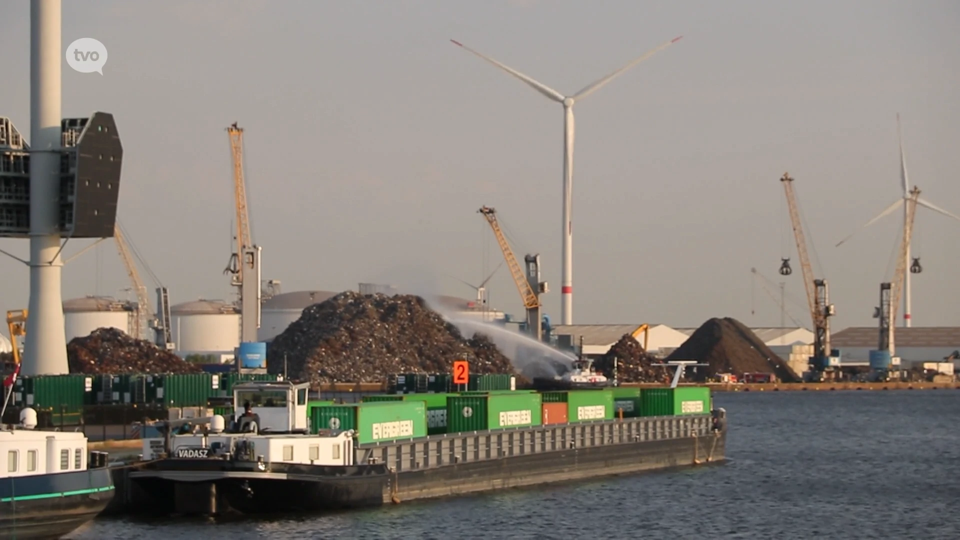 Waaslandhaven: schroothoop vat vuur bij Belgian Scrap Terminal