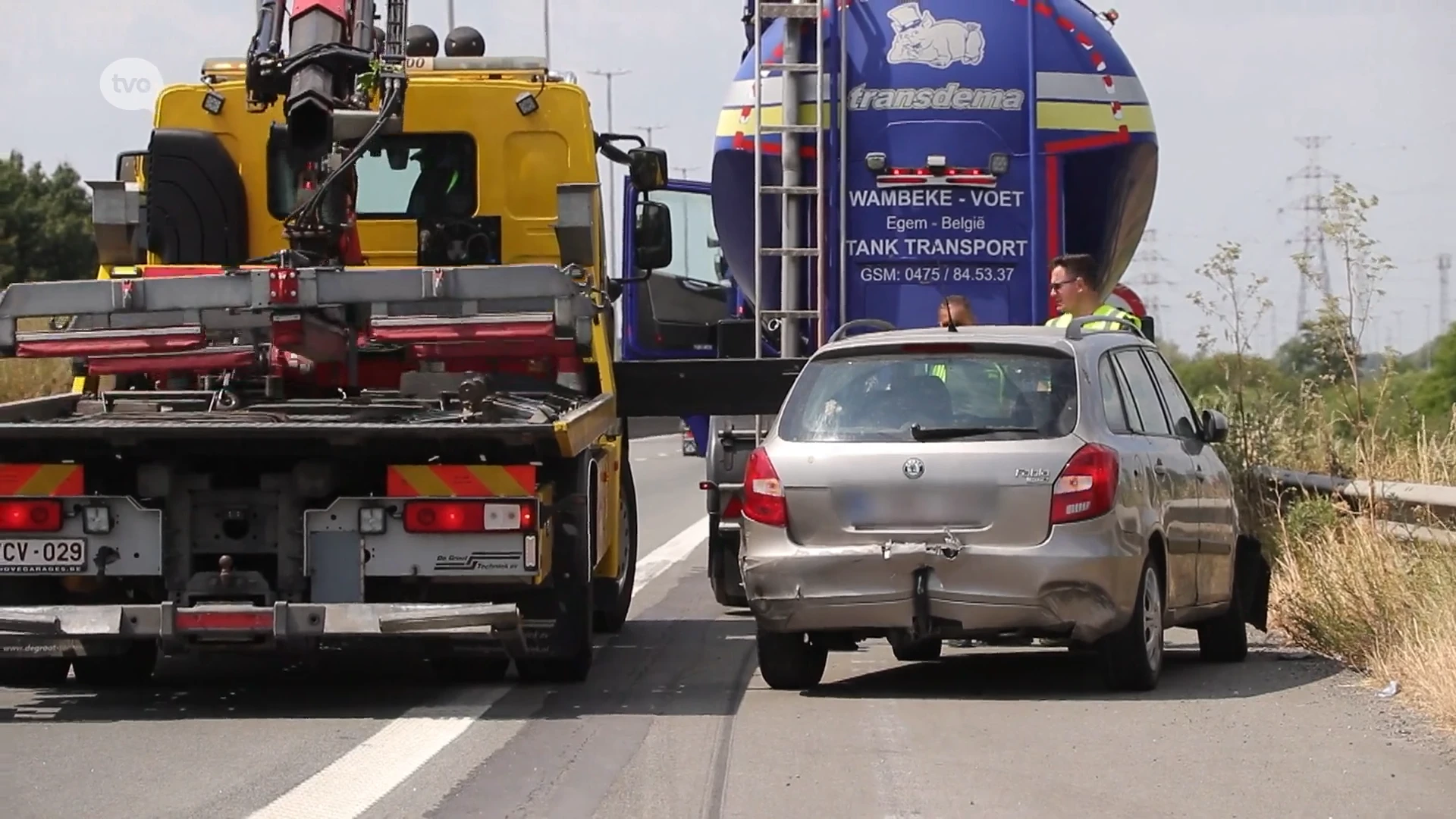 Twee gewonden na aanrijding met vrachtwagen op E34 in Melsele