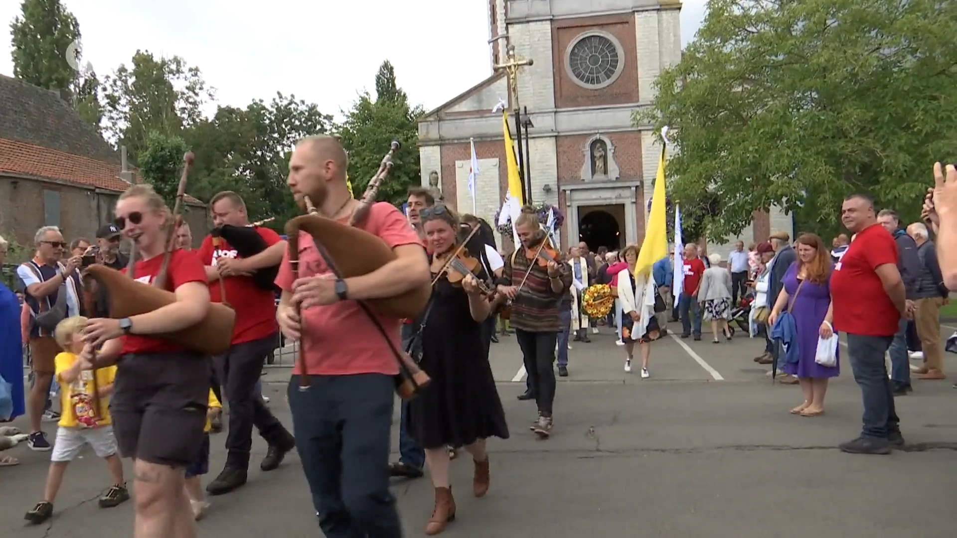 Straten van Doel lopen weer vol voor Doelse Feesten en Scheldewijding